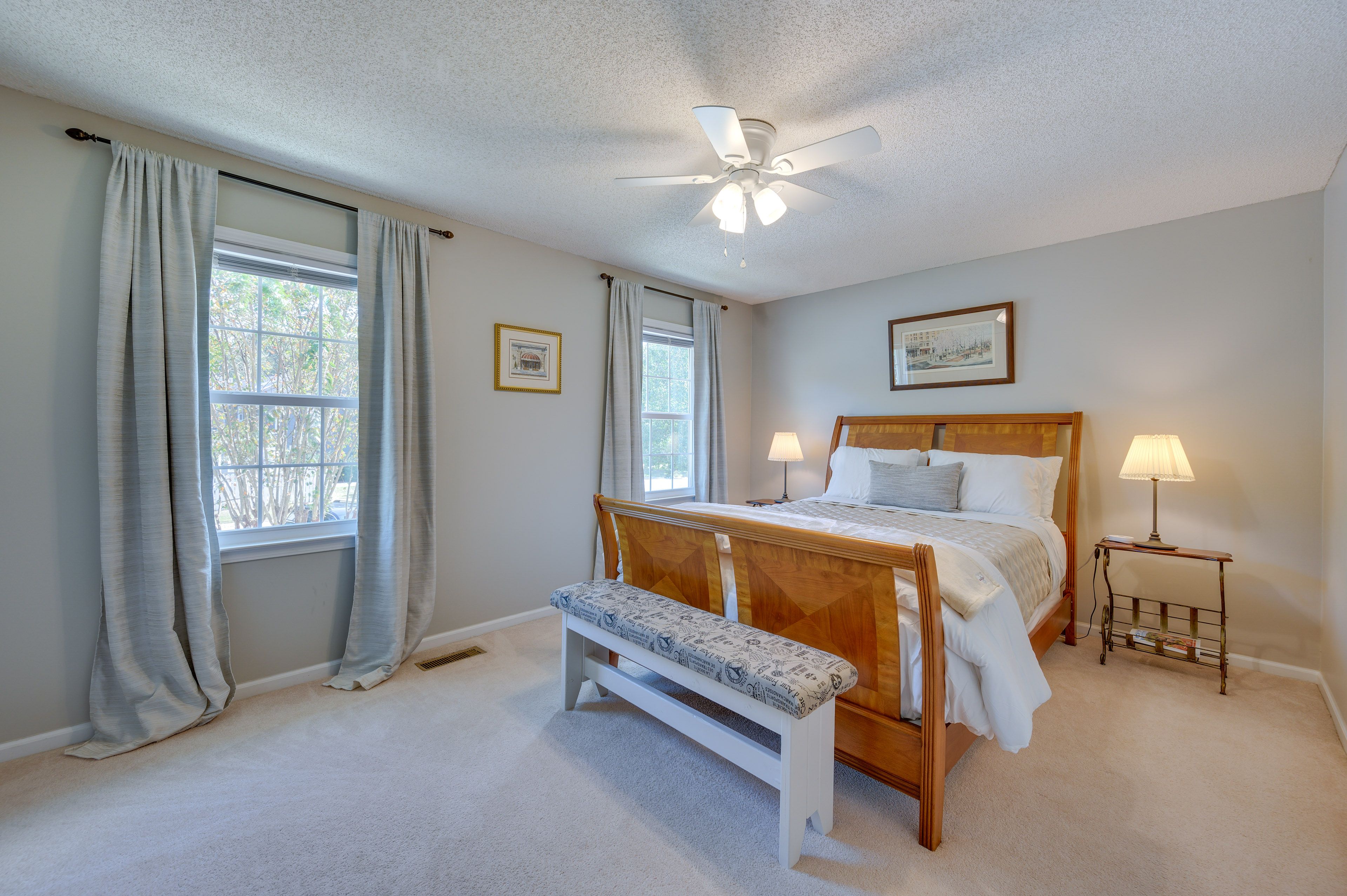 Bedroom 1 | Queen Bed | 2nd Floor | Smart TV