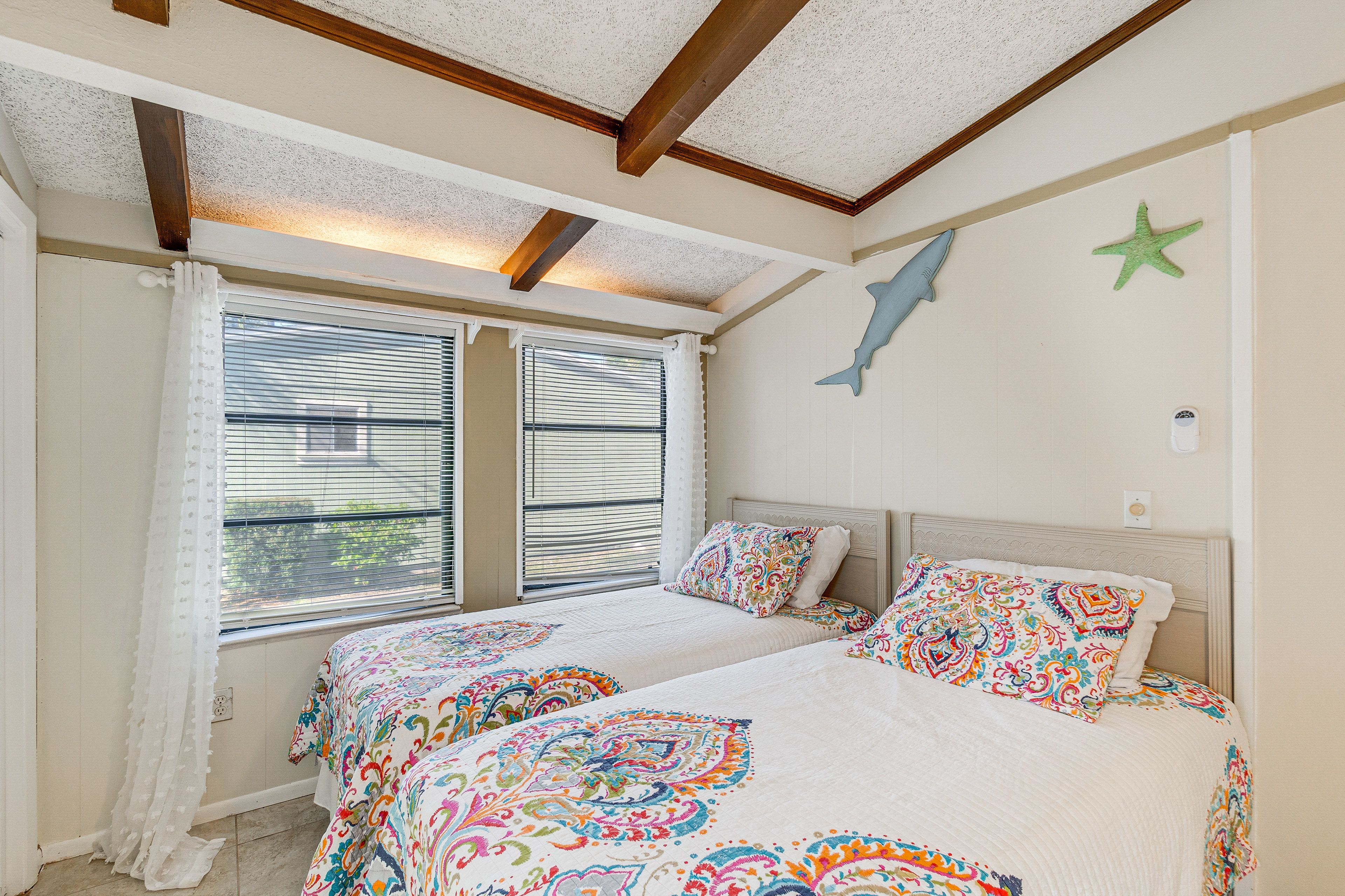 Bedroom 2 | 2 Twin Beds | Queen Murphy Bed