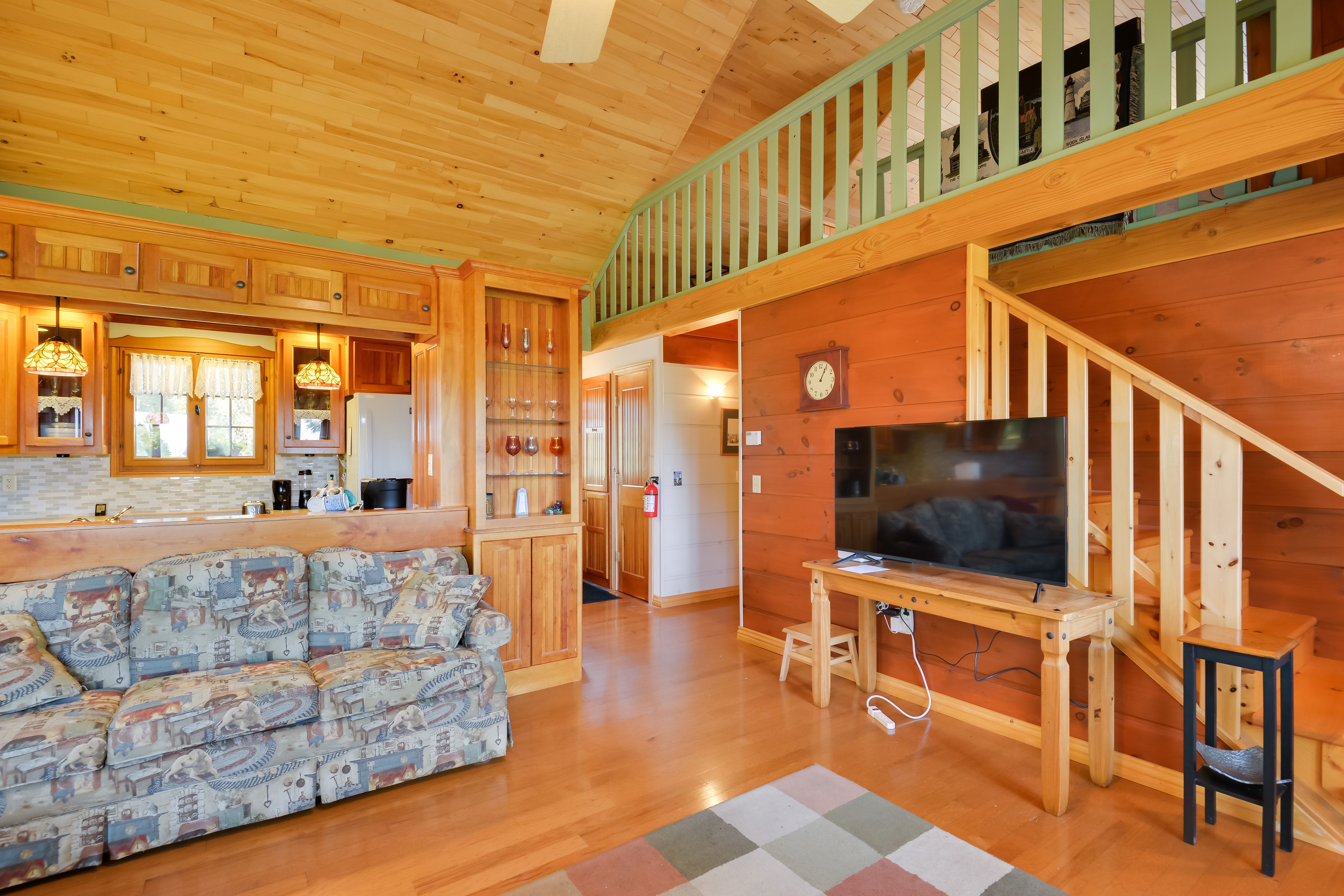 Living Room | Sleeper Sofa | Free WiFi | Smart TV