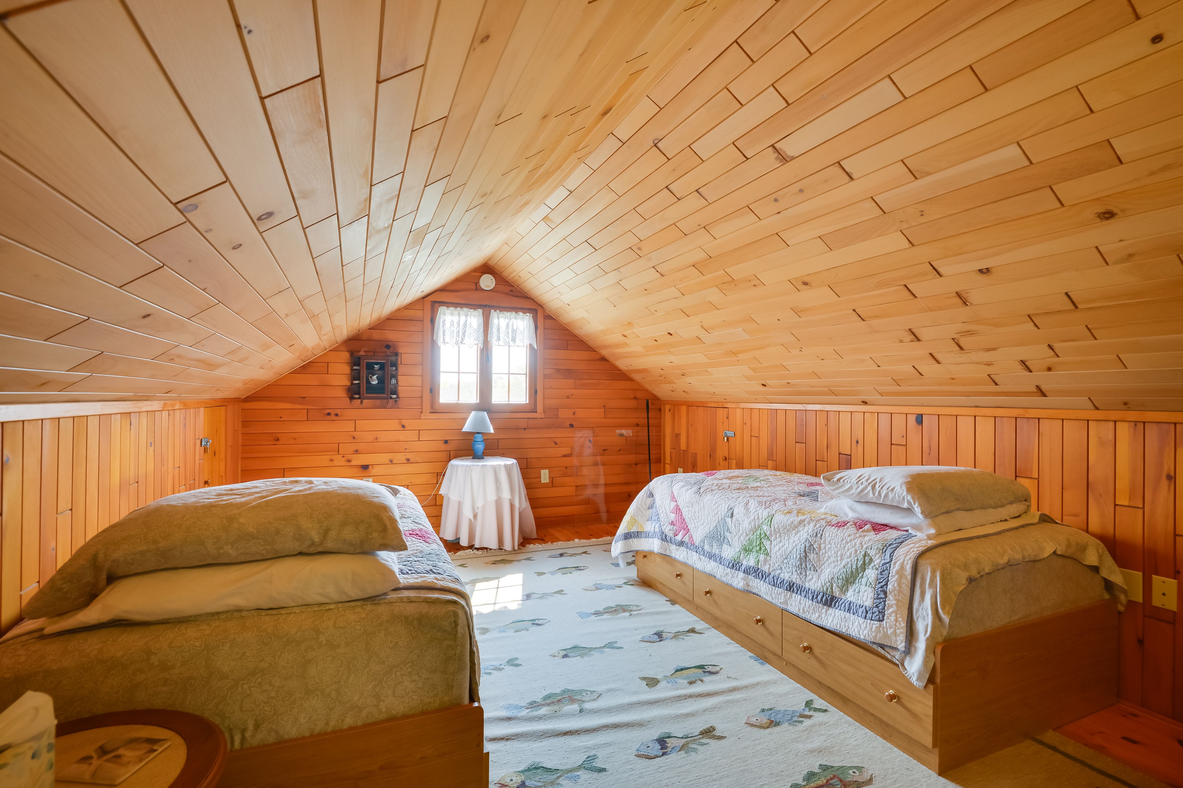 Loft | 2 Twin Beds