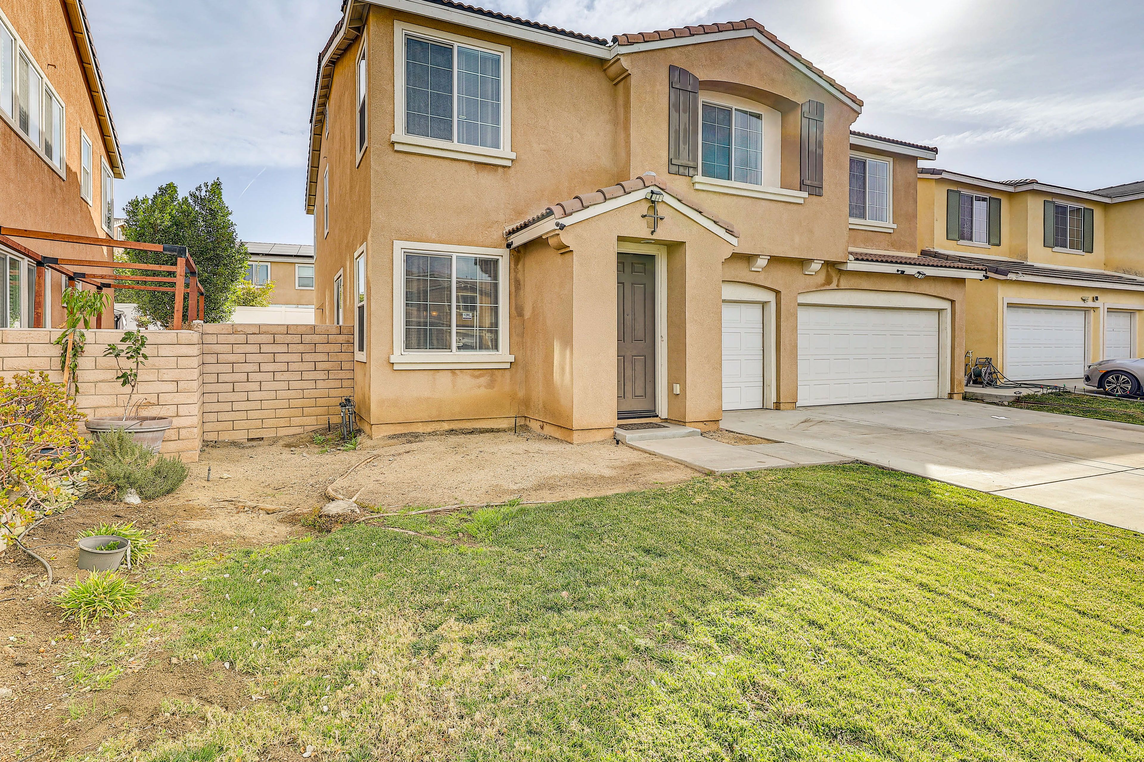 Driveway (2 Vehicles) | Garage (1 Vehicle) | Free Street Parking