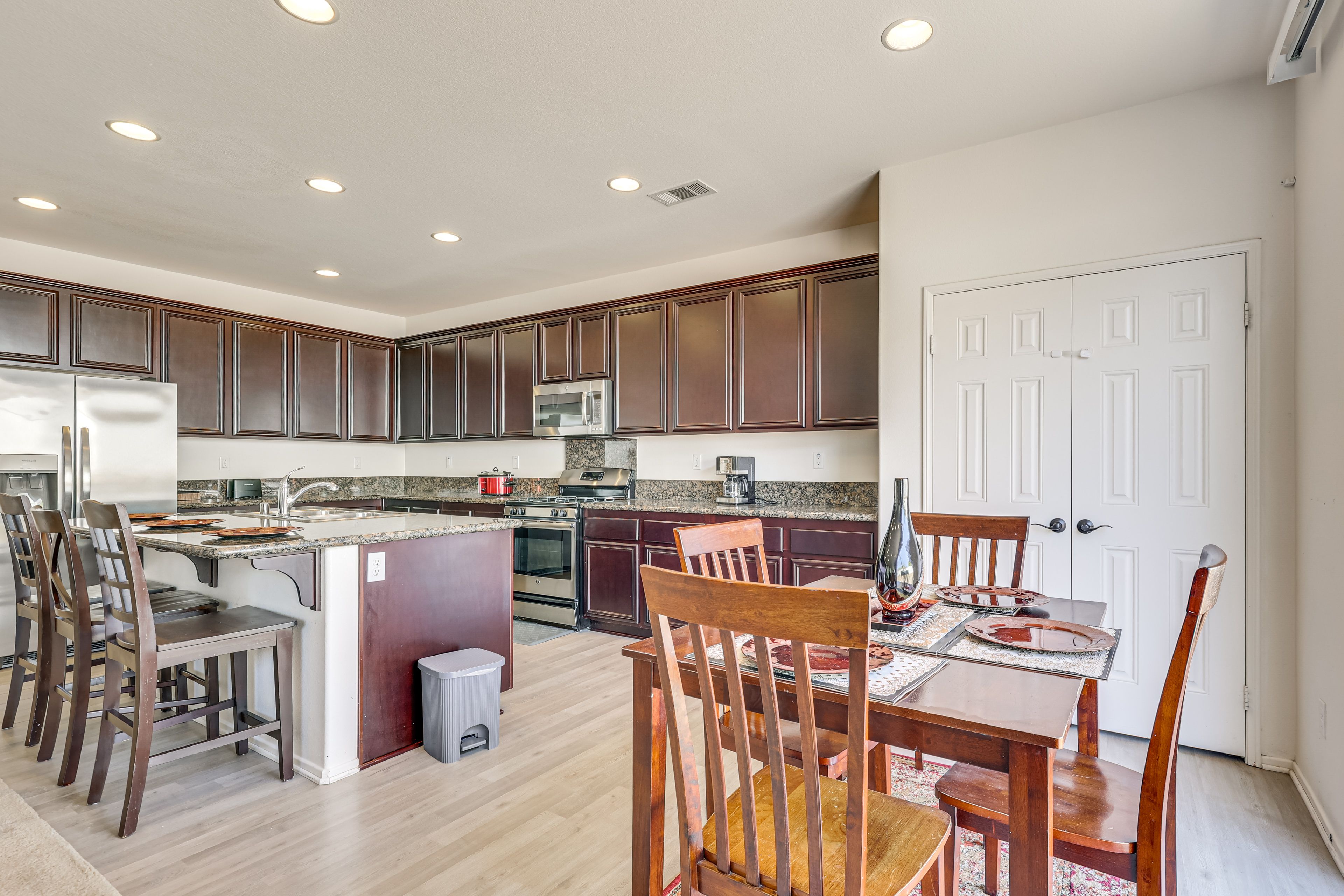 Kitchen | Dishwasher