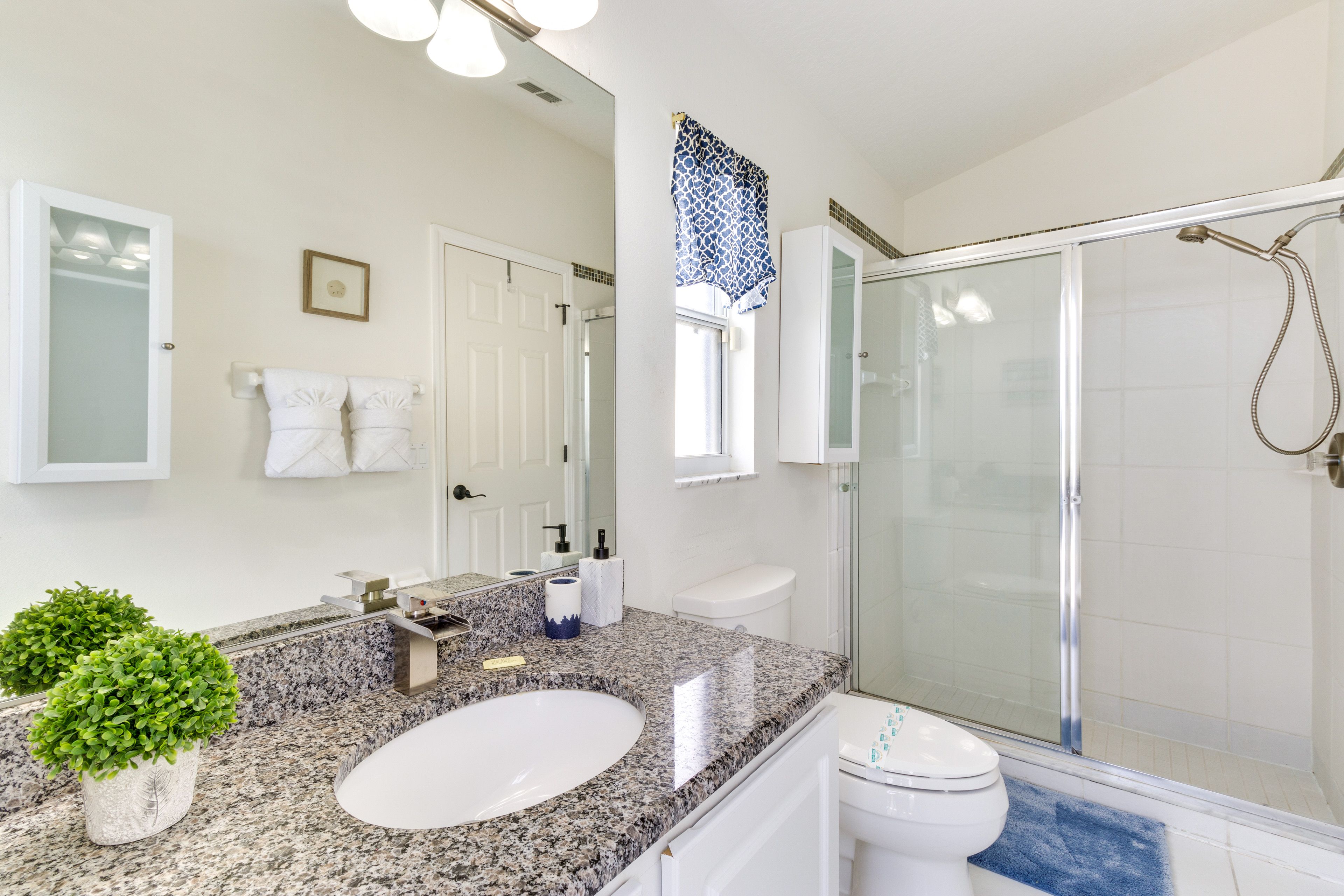 En-Suite Bathroom | Complimentary Toiletries
