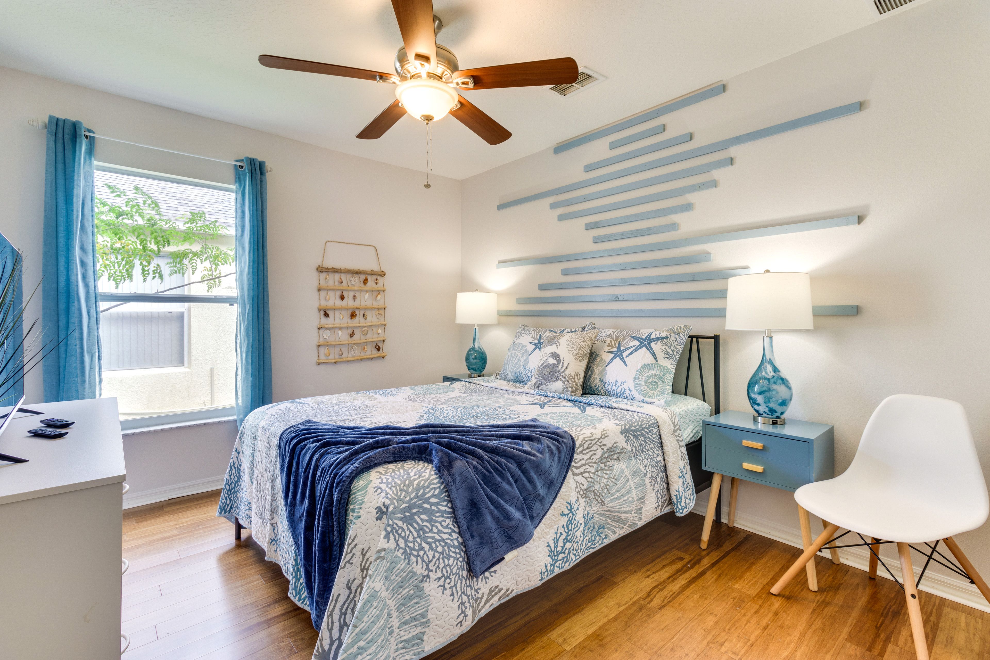 Bedroom 3 | Queen Bed | Flat-Screen TV