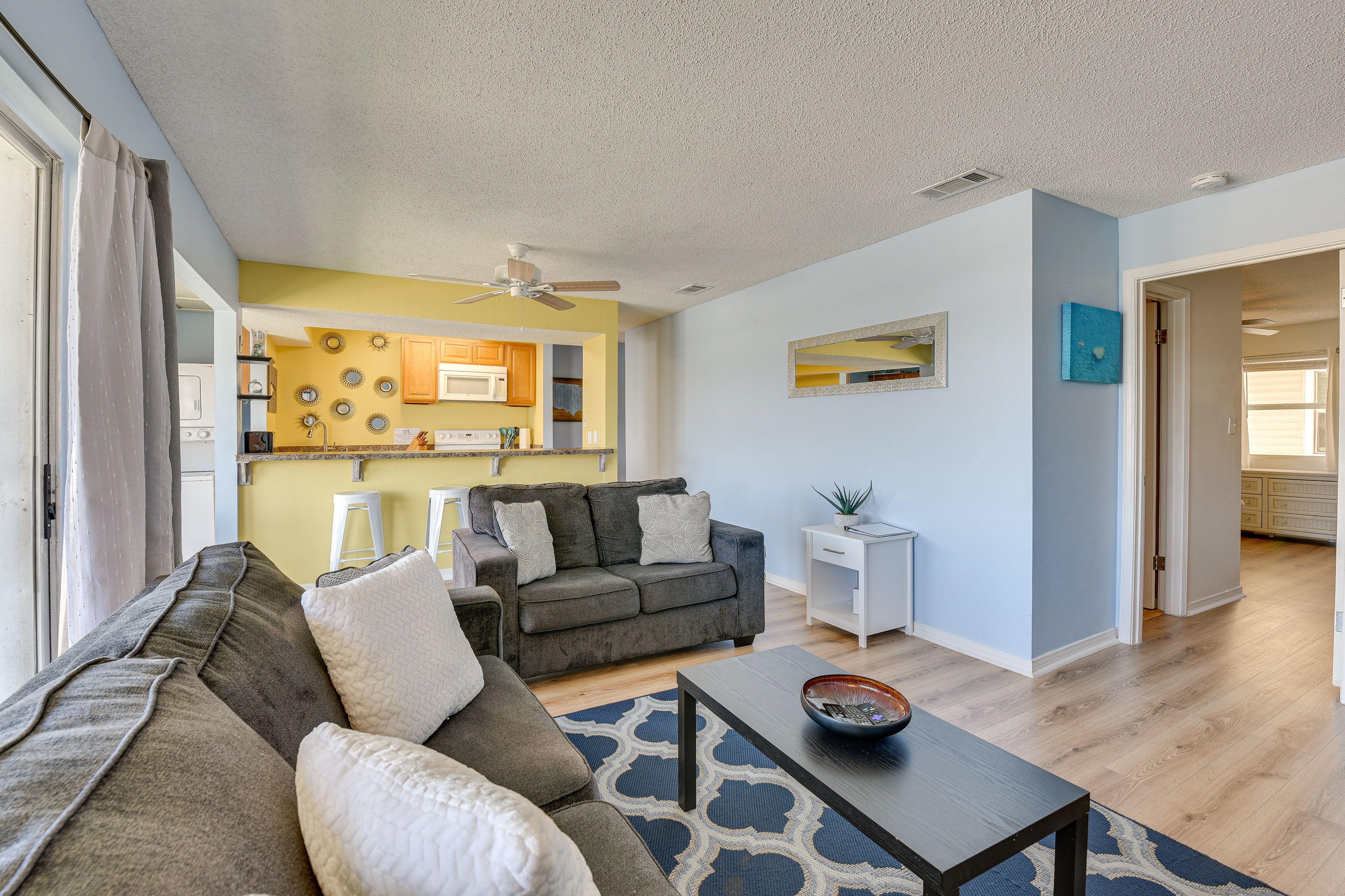 Living Room | Smart TV