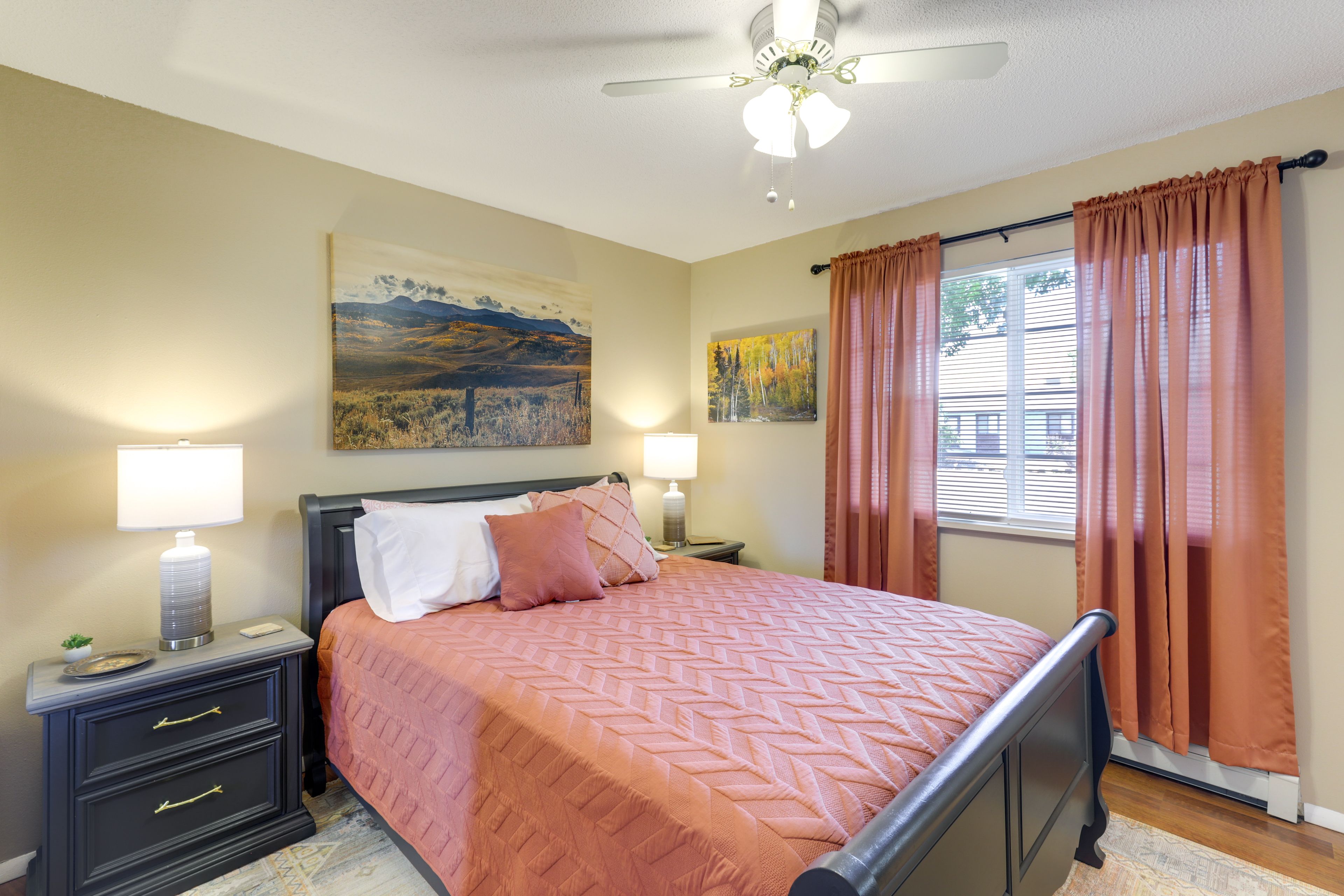 Bedroom 1 (Suite) | Queen Bed | Smart TV