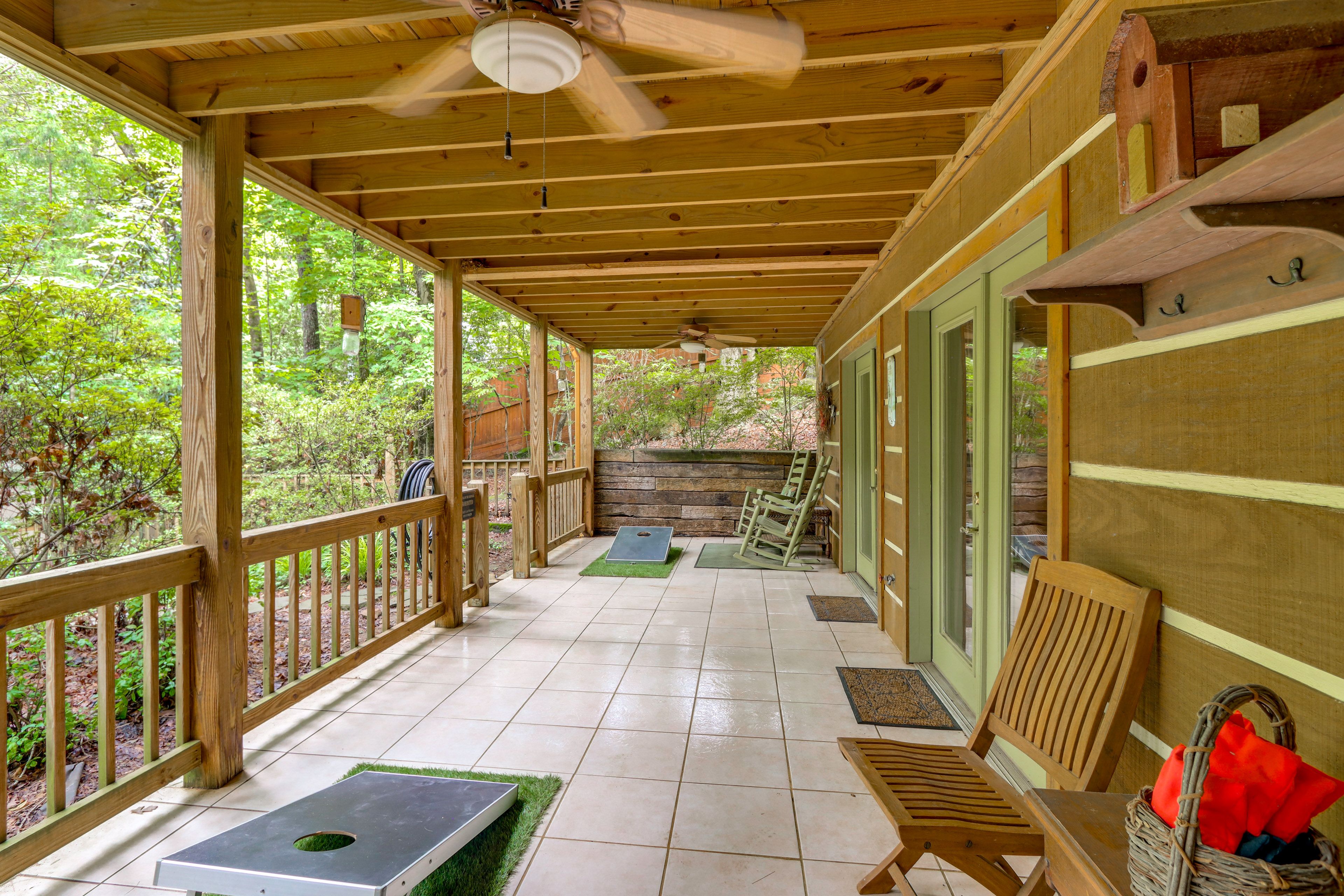 Covered Patio | Cornhole