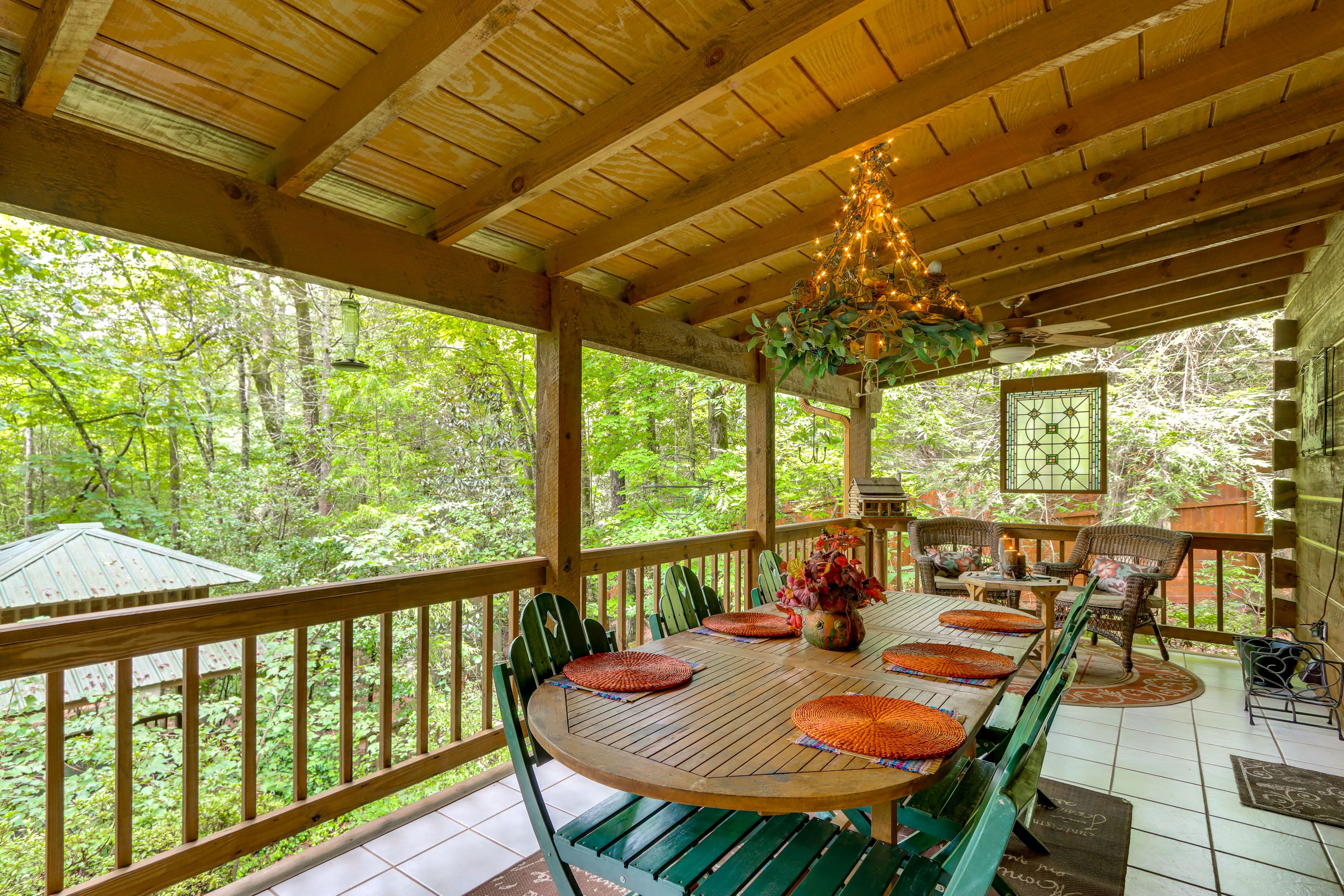 Covered Deck | Outdoor Dining & Seating