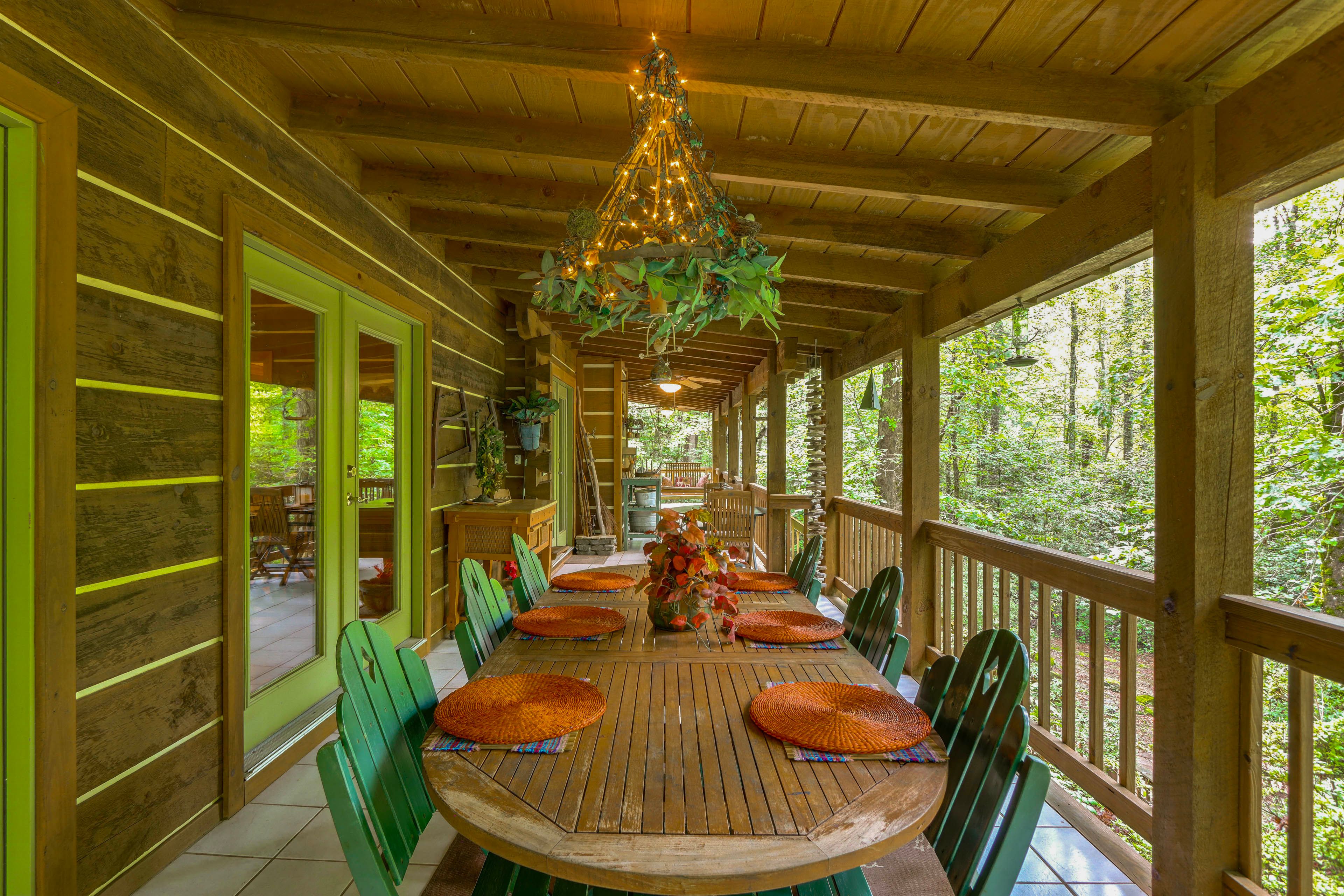 Covered Deck | Outdoor Dining | Seating | Rocking Chairs