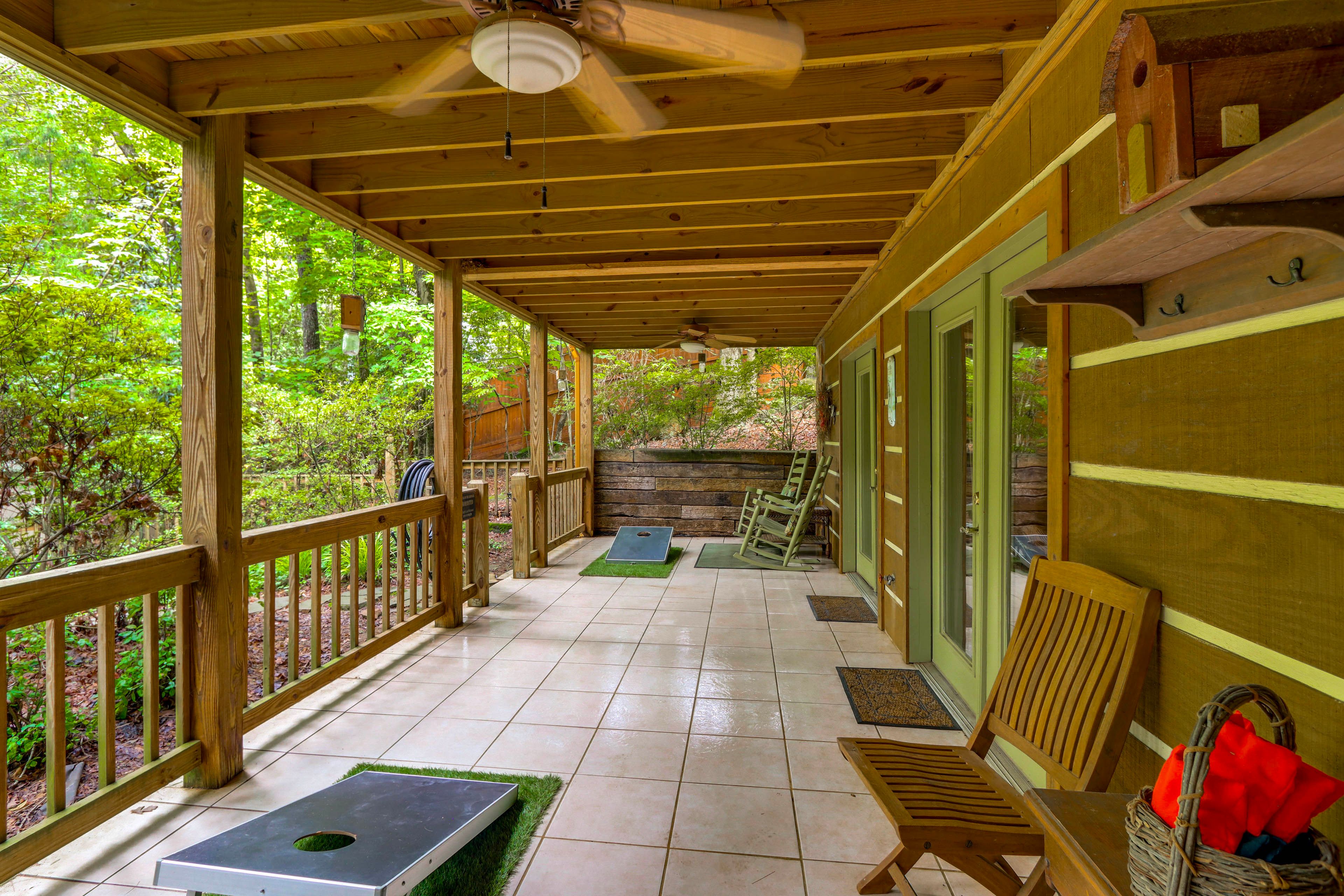 Covered Patio | Cornhole
