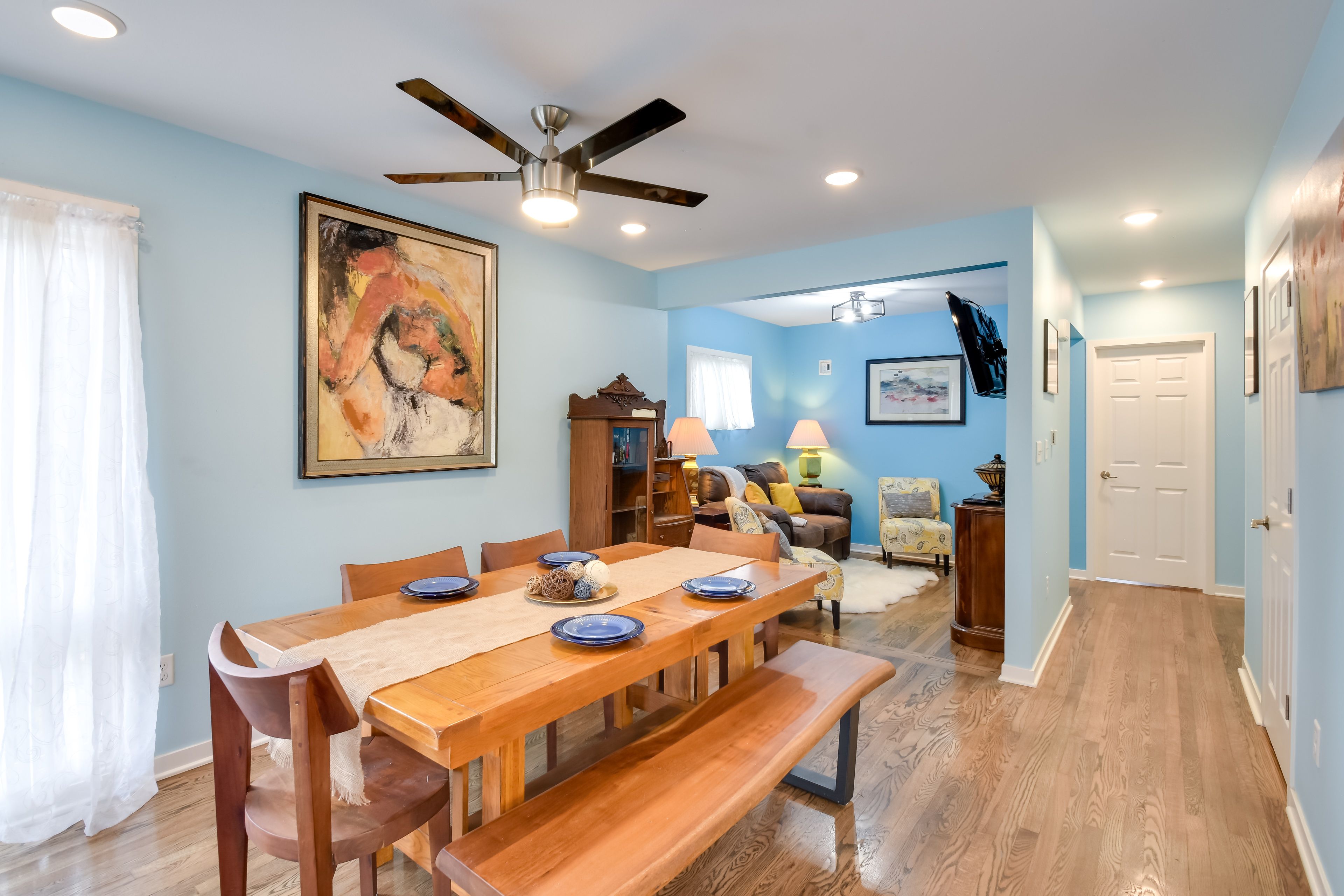 Dining Room | Dishware & Flatware Provided