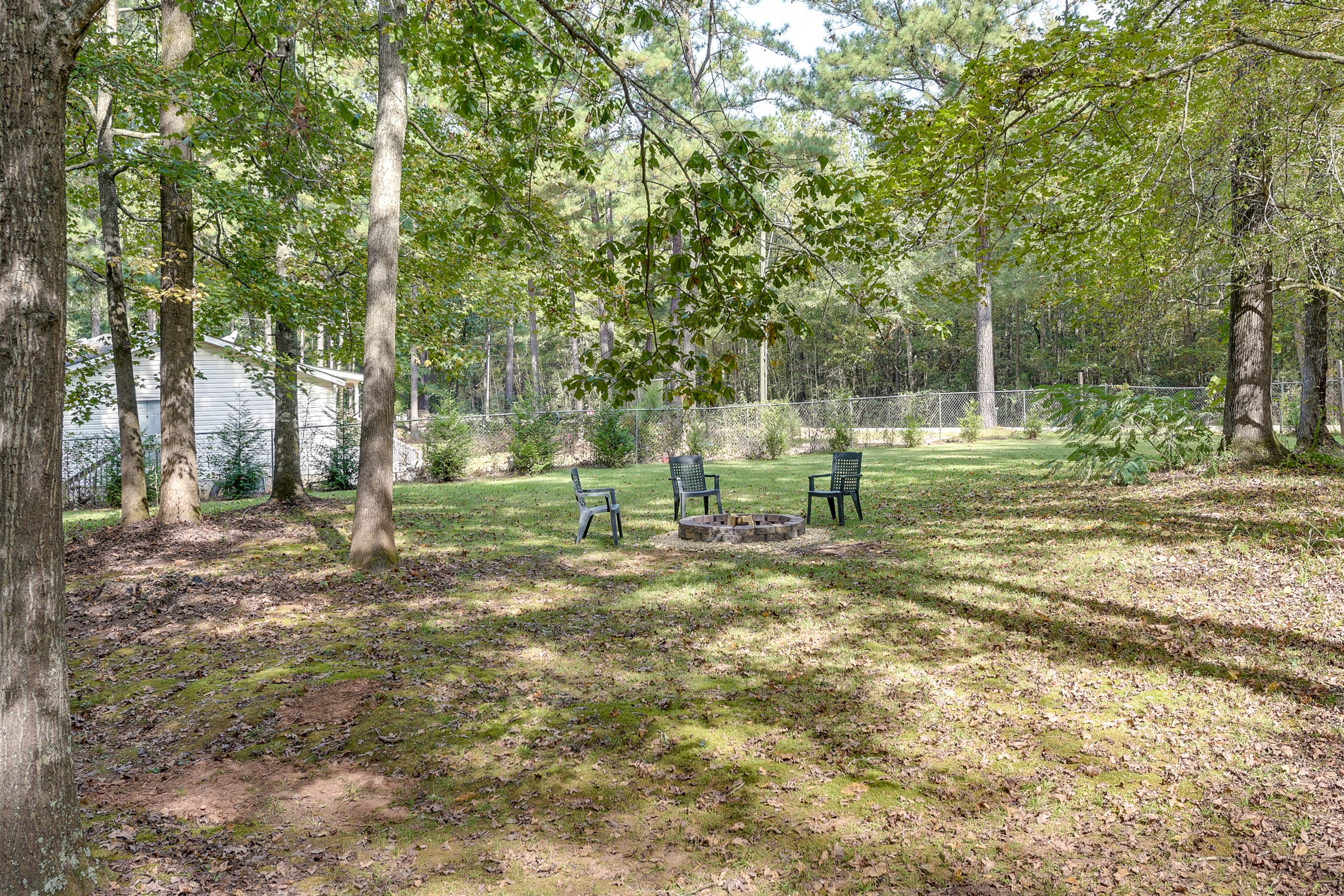House Exterior | Wood-Burning Fire Pit (Bring Your Own Wood)
