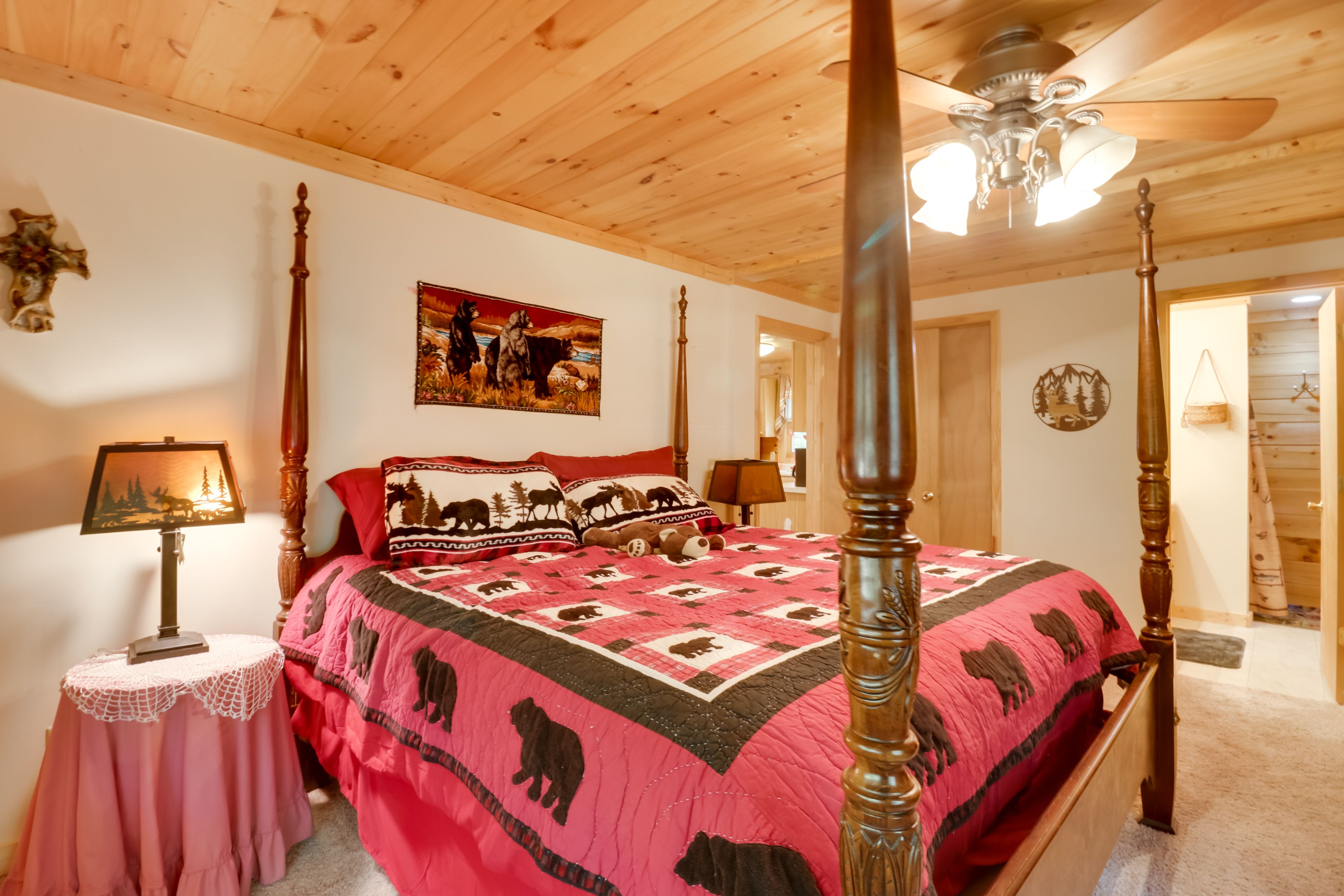 Bedroom 1 | King Bed | En-Suite Bathroom