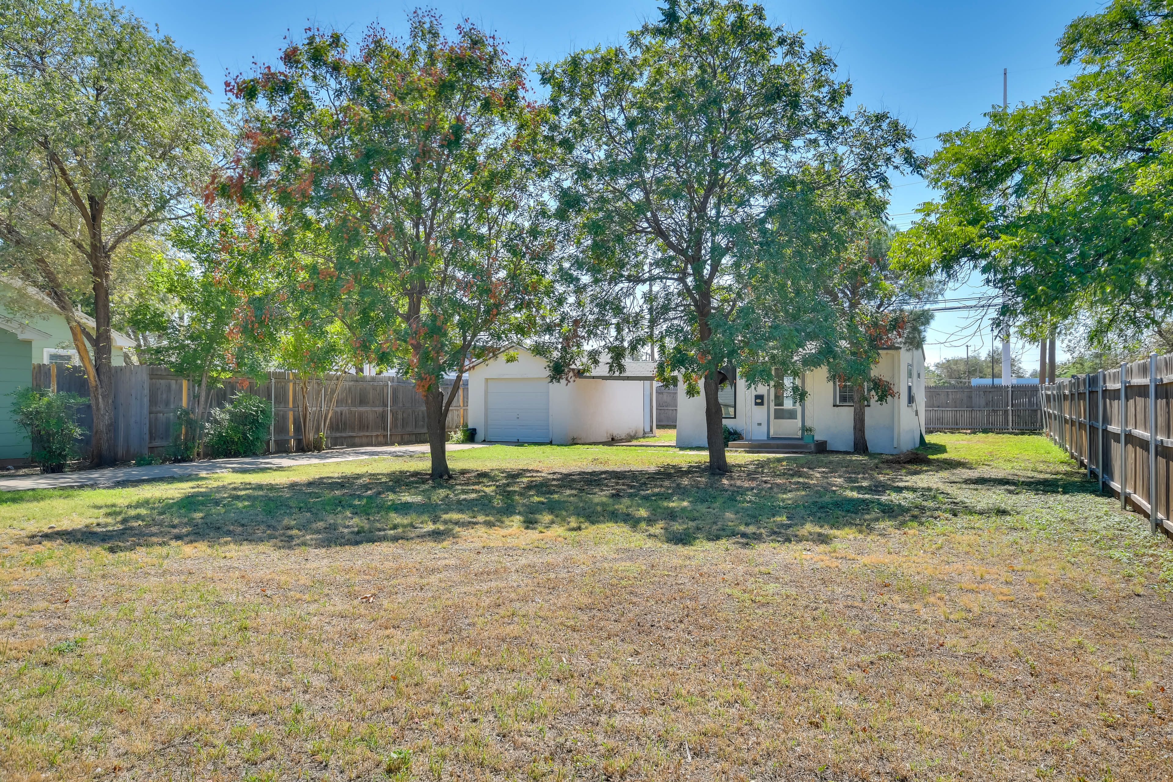 House Exterior | Private Front Yard