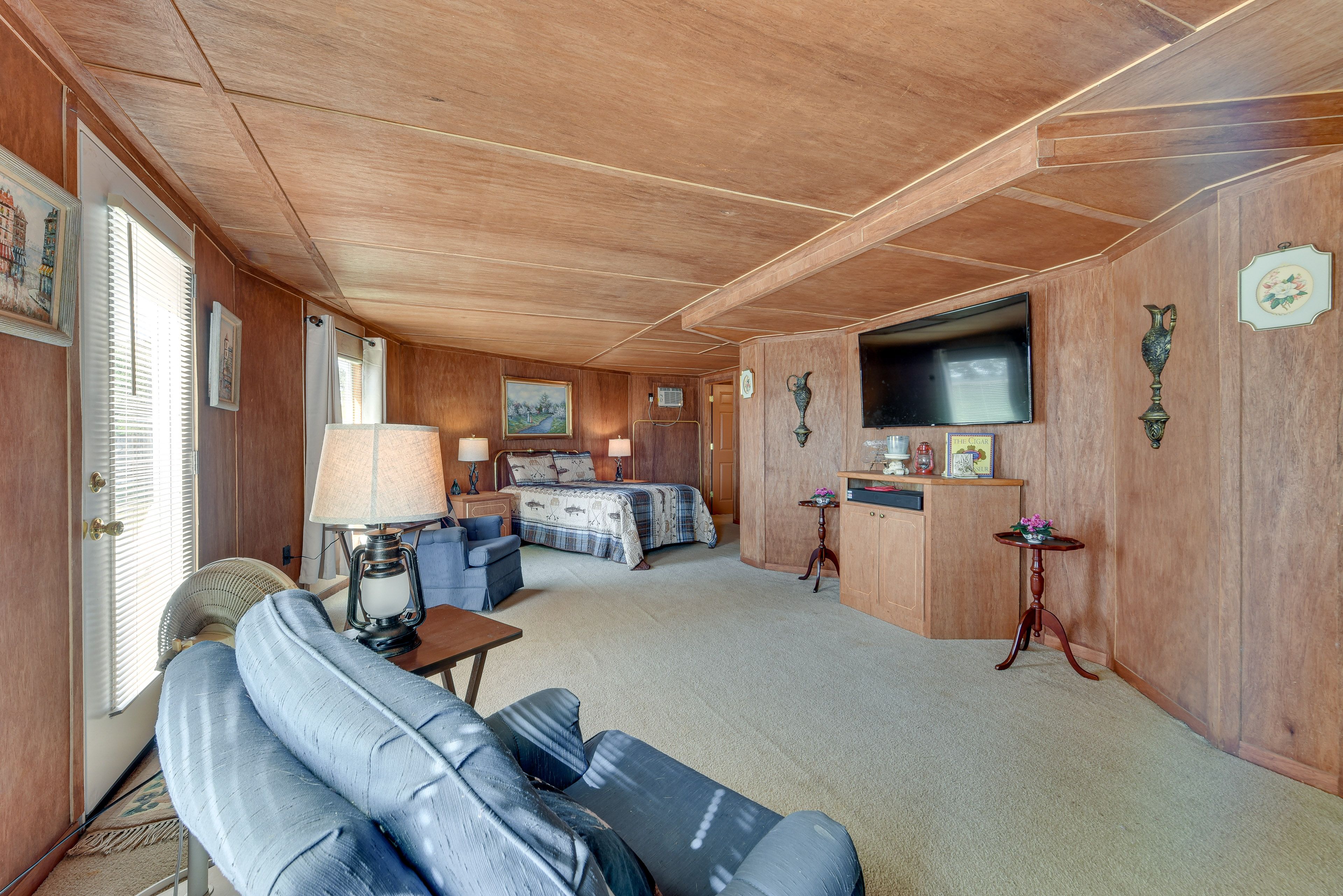 Studio | Full Bed | Free WiFi | Smart TV