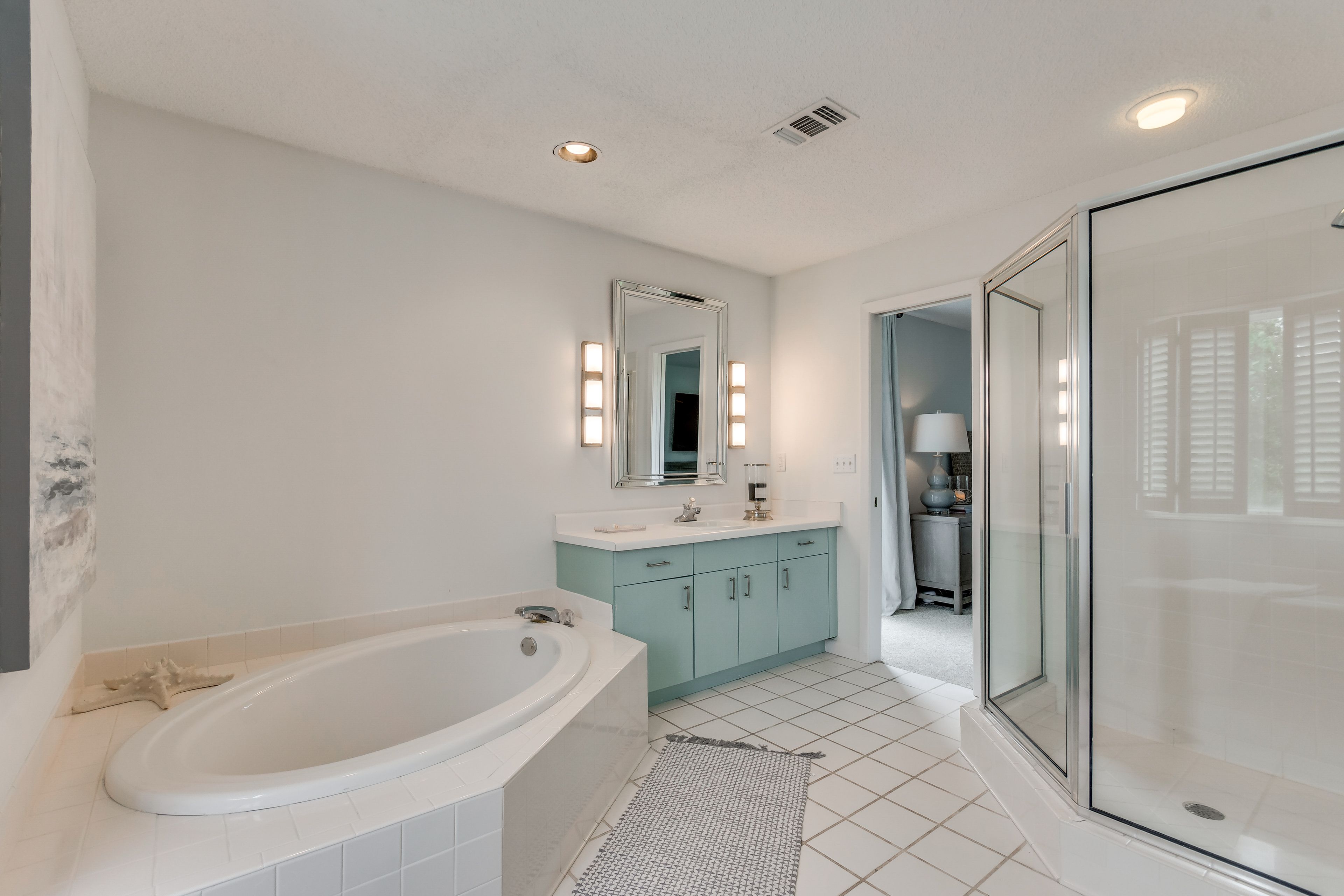 En-Suite Bathroom | Towels Provided