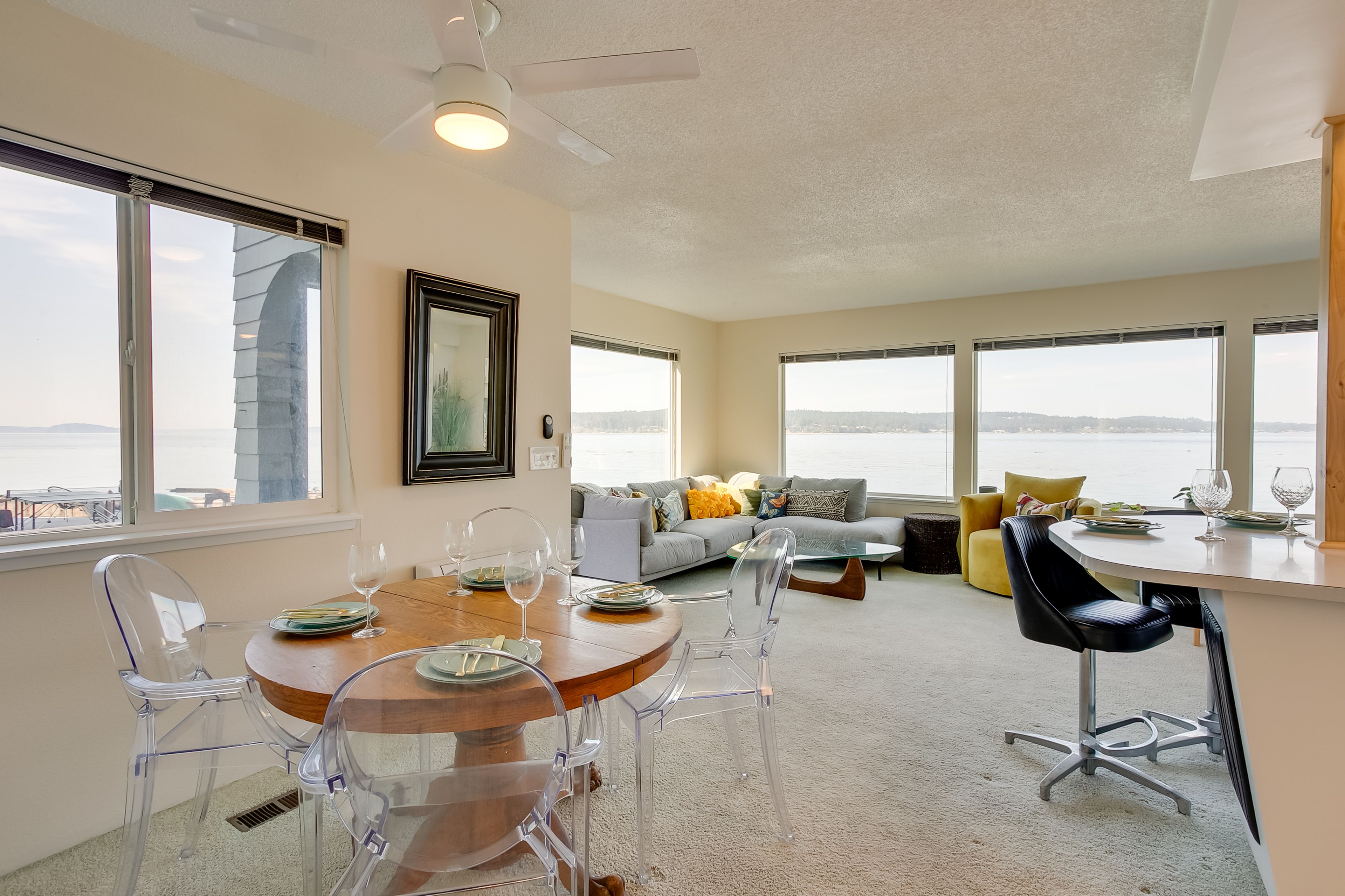 Dining Area | 1st Floor | Dishware/Flatware | Wine Glasses | Knife Set