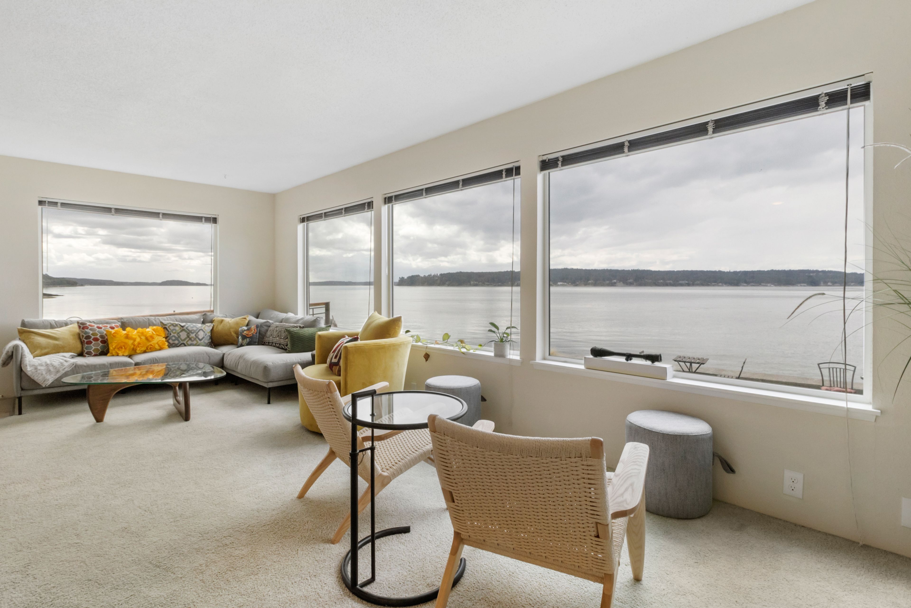 Living Room | Waterfront | Puget Sound On-Site