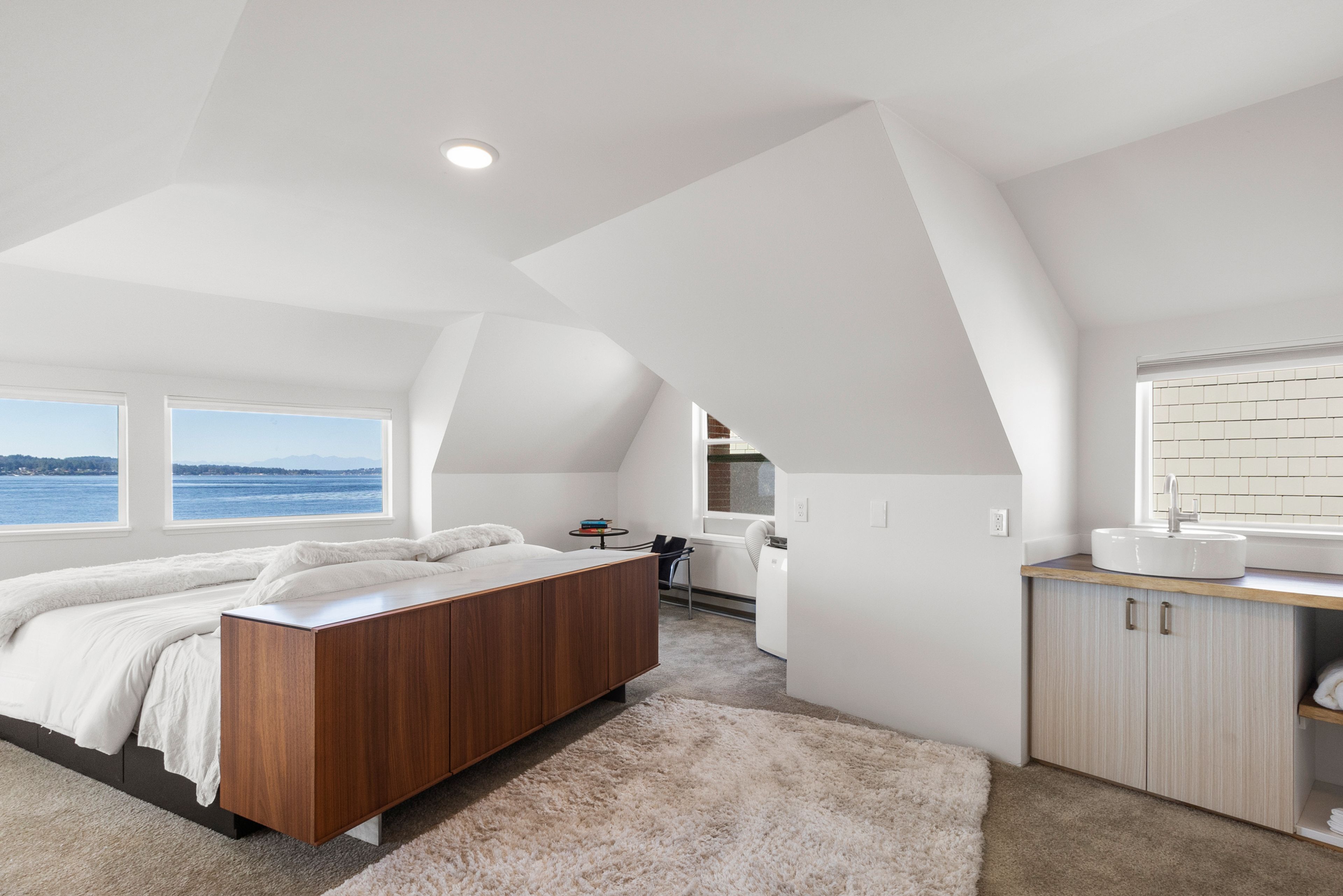 Bedroom 3 | 2nd Floor | King Bed | Desk | Floor Length Mirror | 2 Sinks