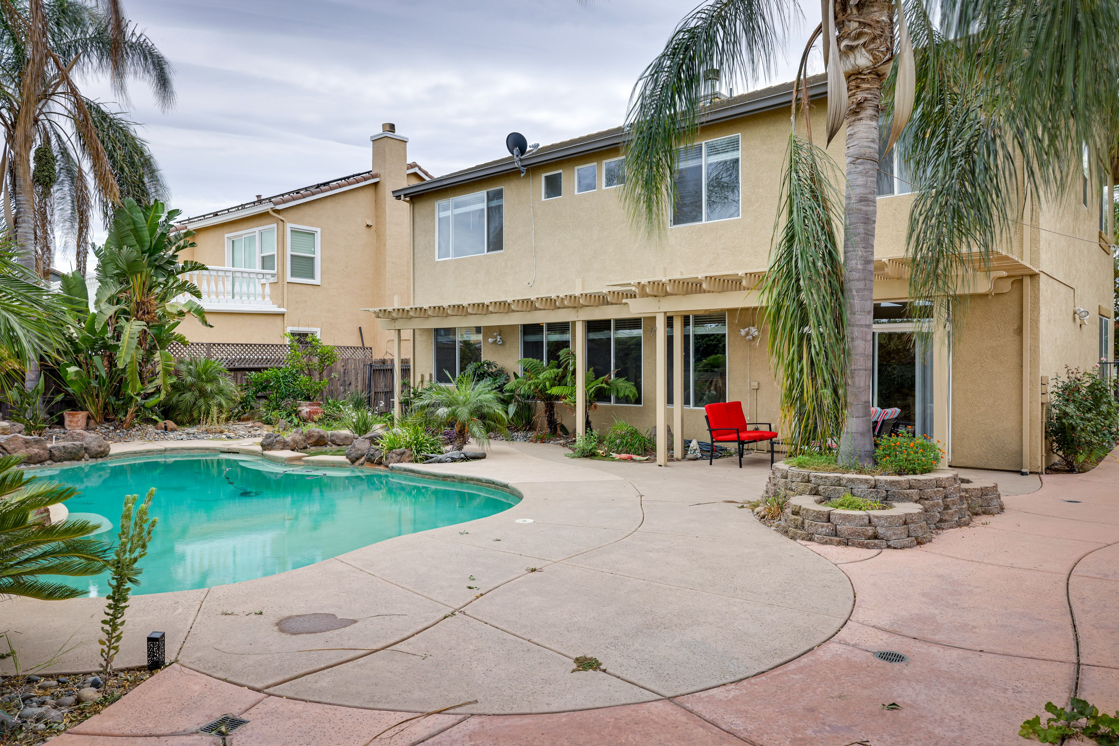 Private Pool & Spa (Year-Round, Not Heated, Depth 4'-8') | Open Until 8:00 PM