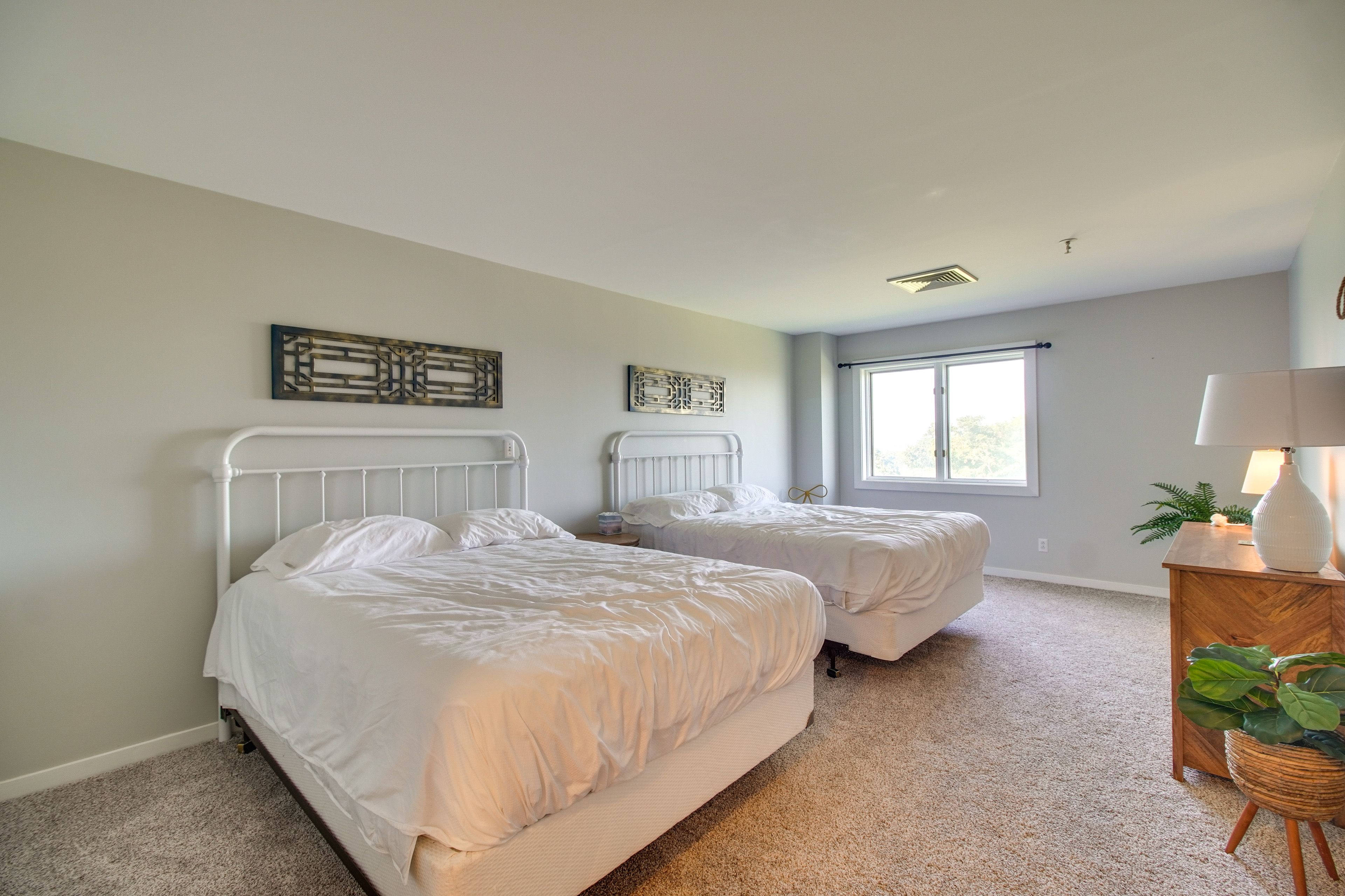 Bedroom 2 | 2 Queen Beds
