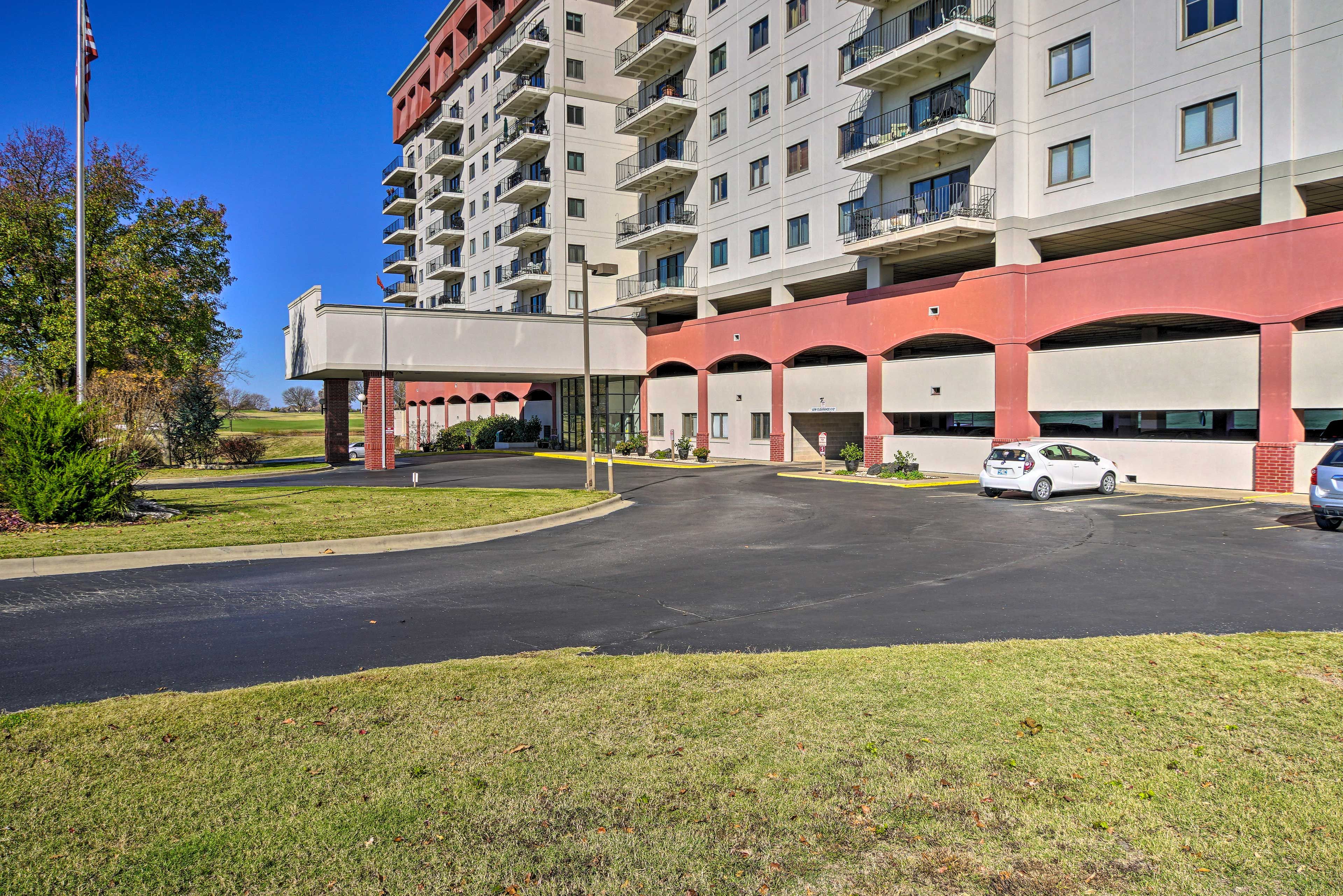 Parking | Garage (1 Vehicle) | Driveway (1 Vehicle)