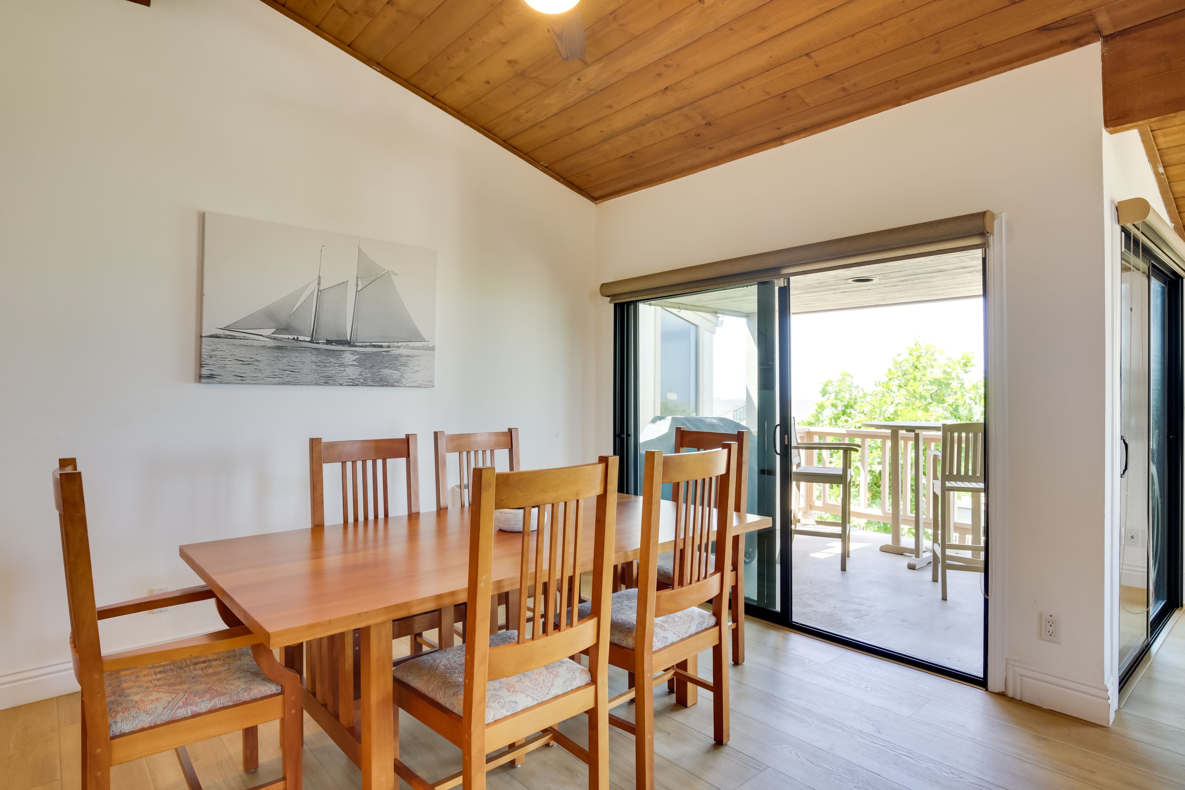 Dining Room | 2nd Floor | Fully Equipped Kitchen