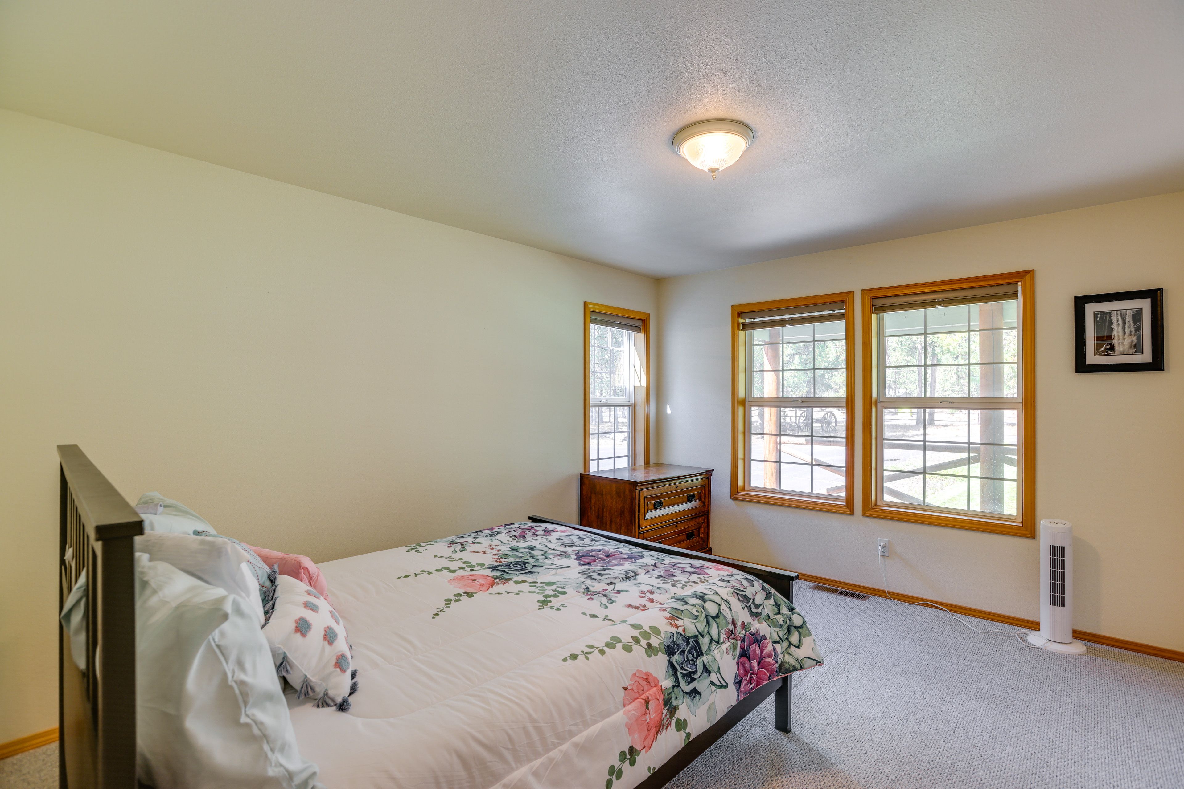 Bedroom 1 | 1st Floor | Queen Bed