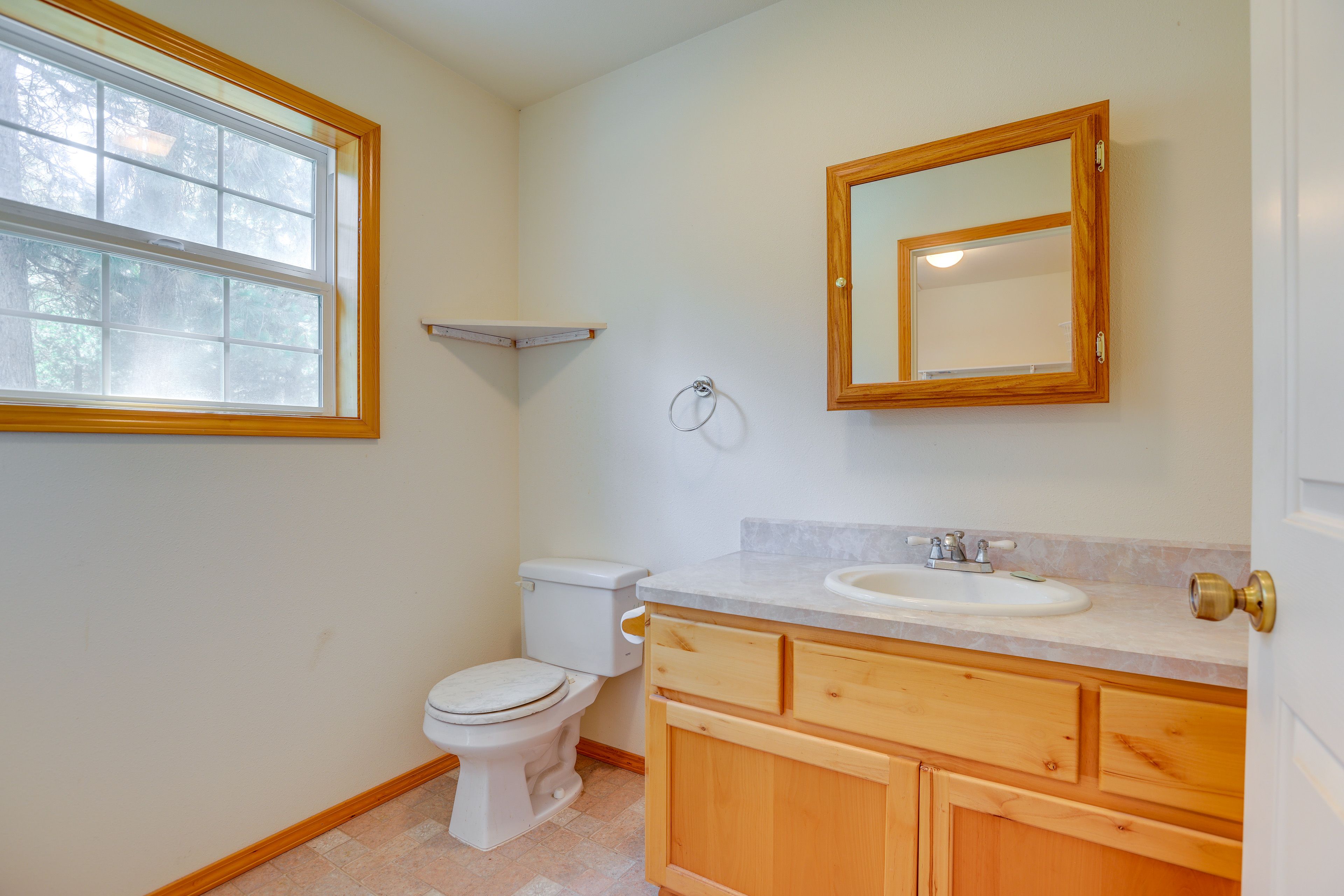 Half Bathroom | 1st Floor