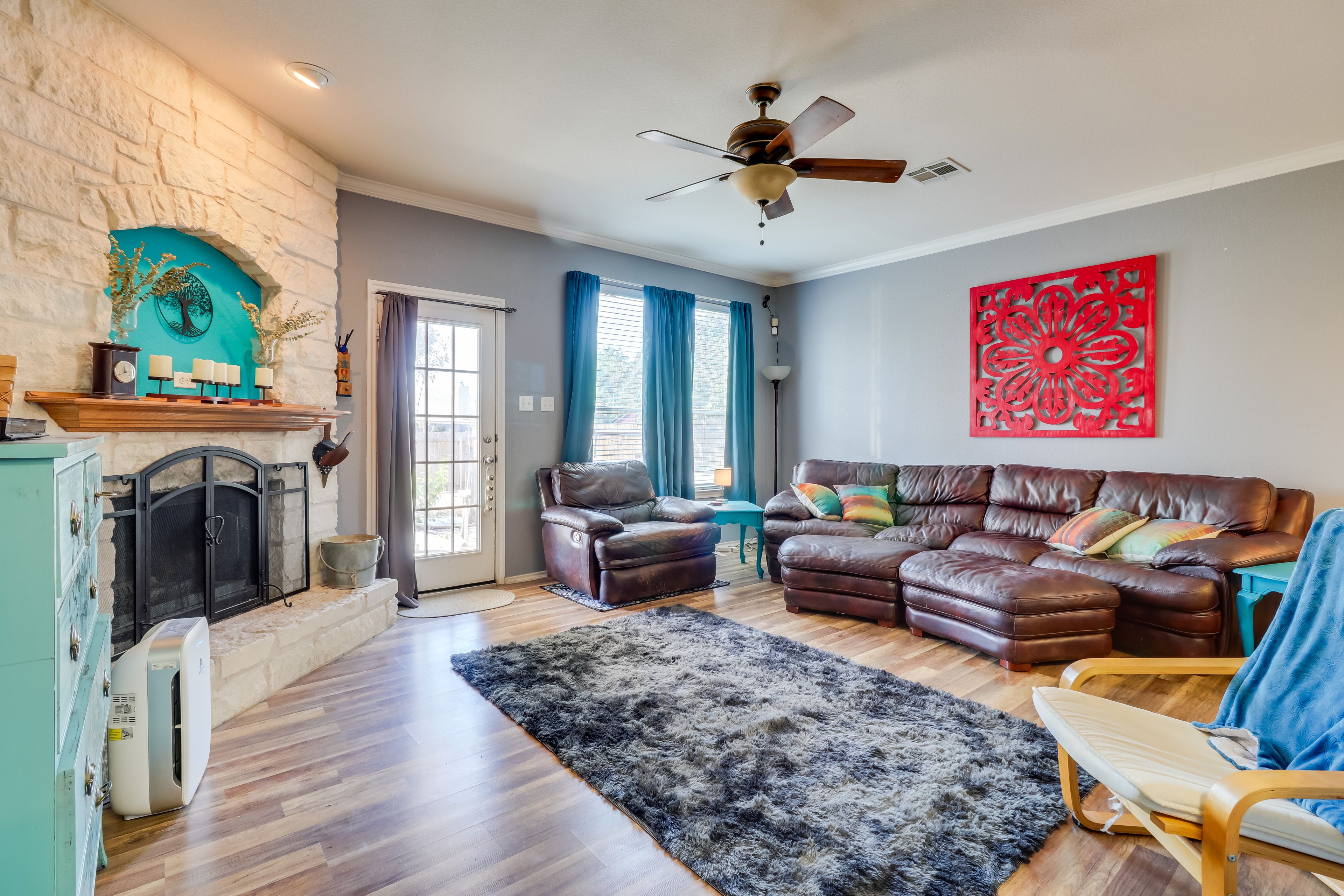 Living Room | Fireplace | Central A/C