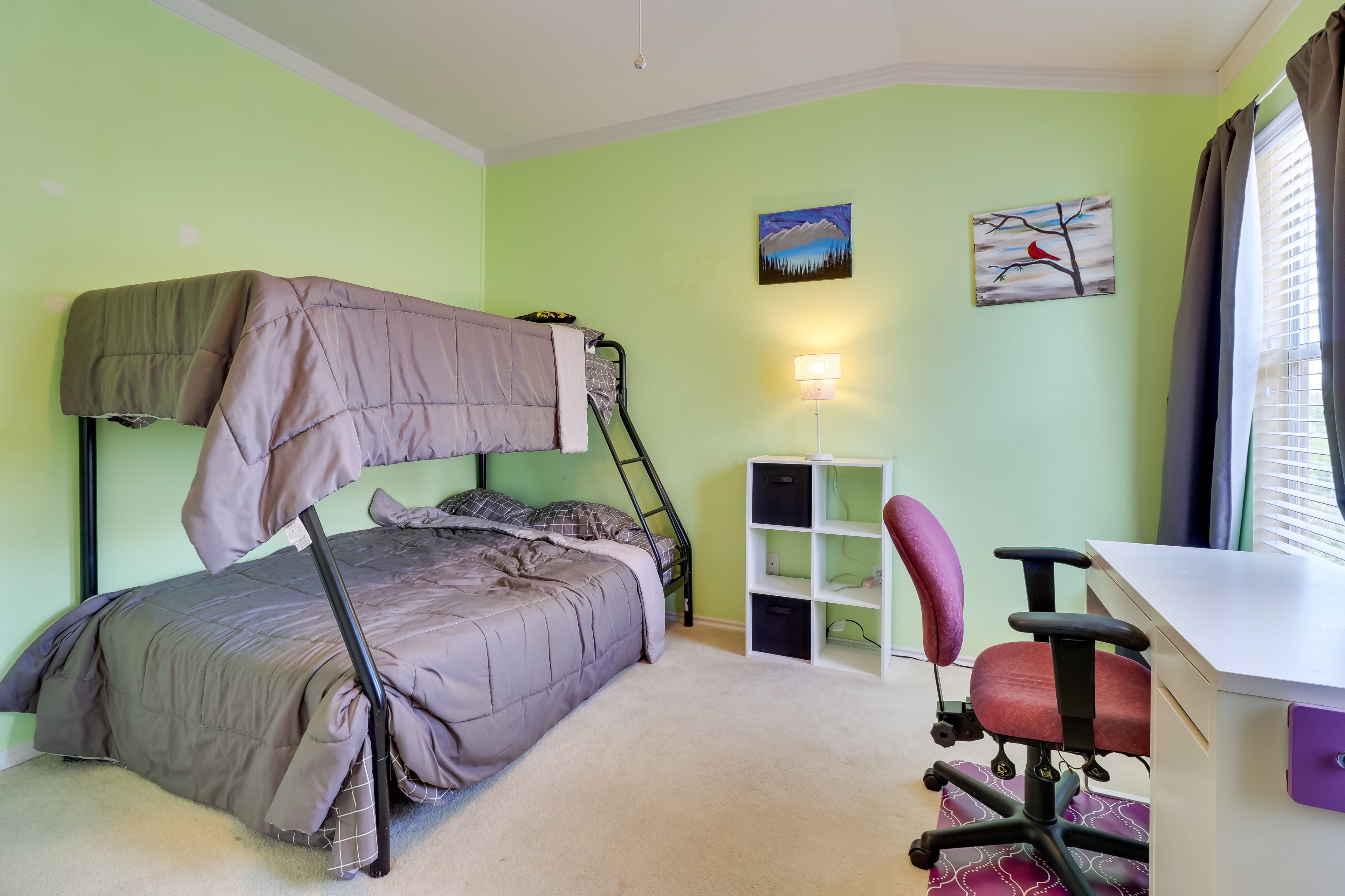 Bedroom 6 | Twin/Full Bunk Bed