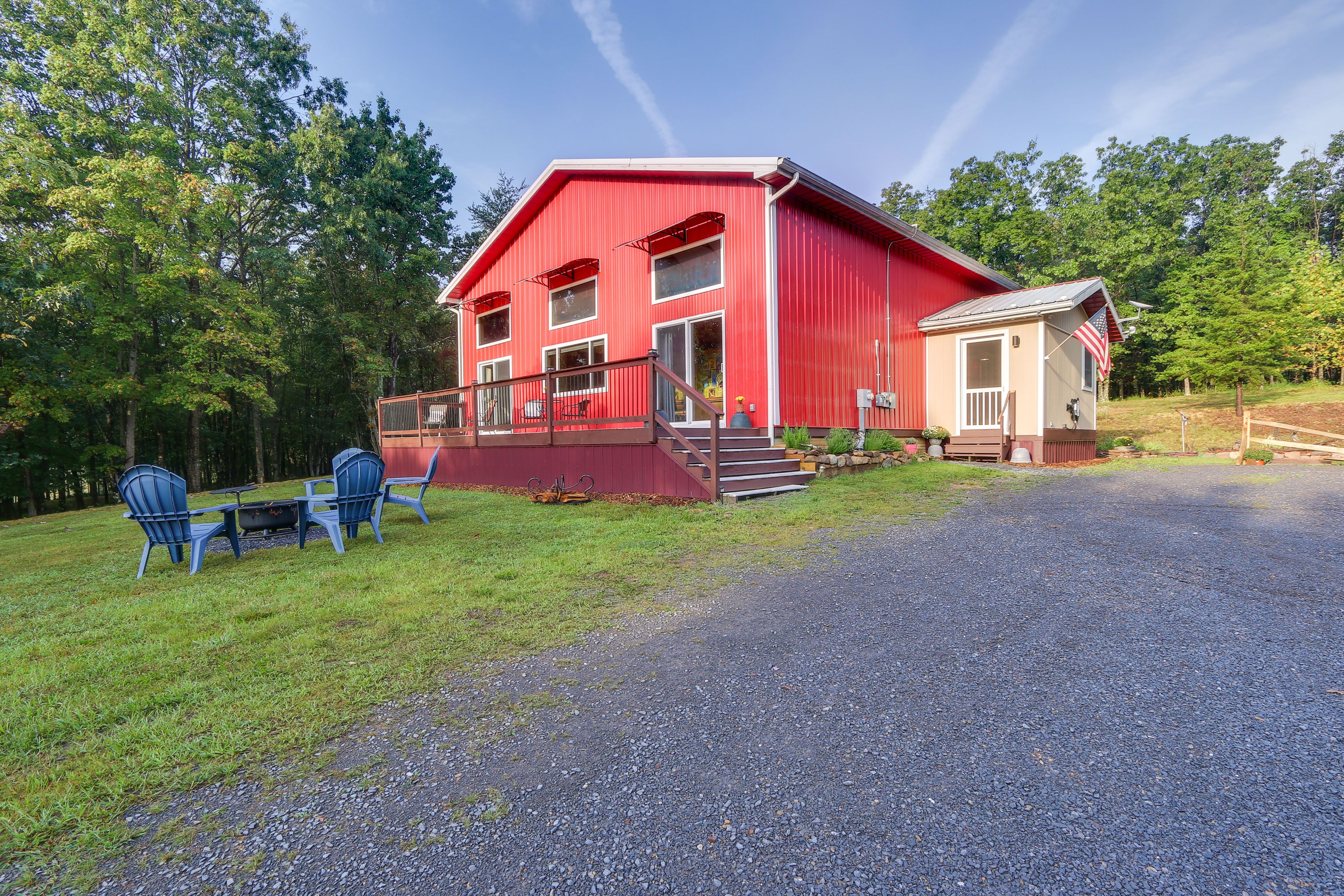 2-Story House | Self Check-In | In-Unit Laundry