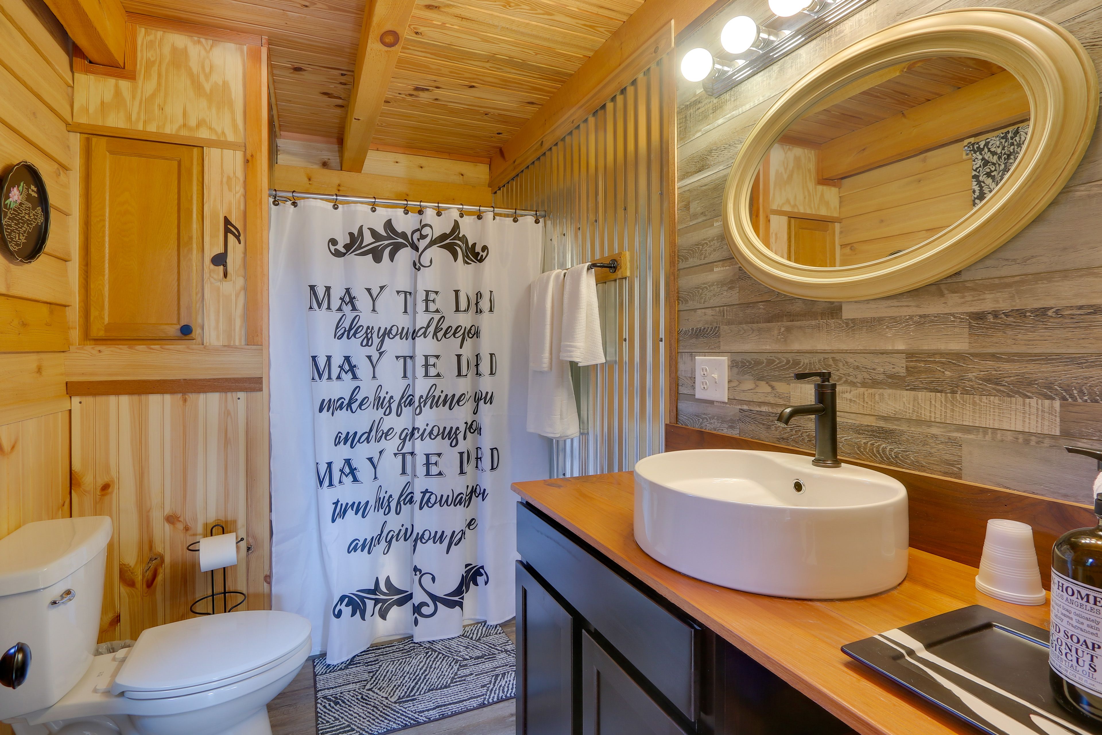 En-Suite Bathroom | Access via Bedroom 1 | Complimentary Toiletries