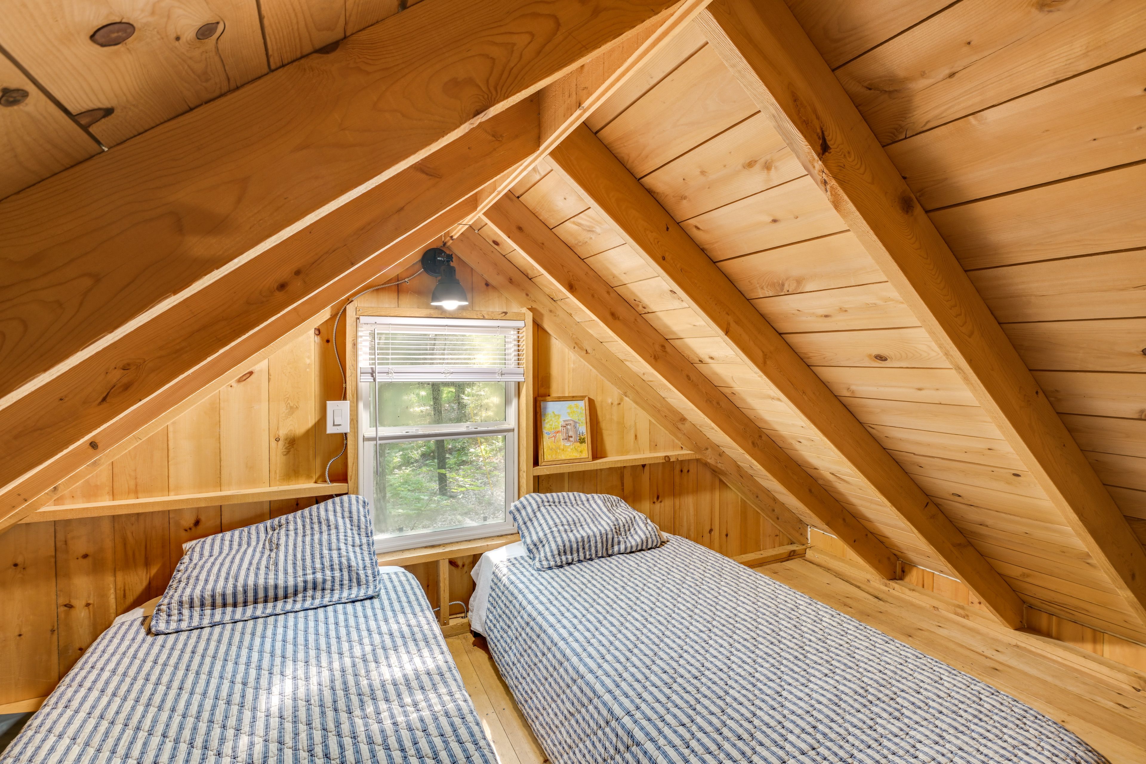 Loft | 2 Twin Beds