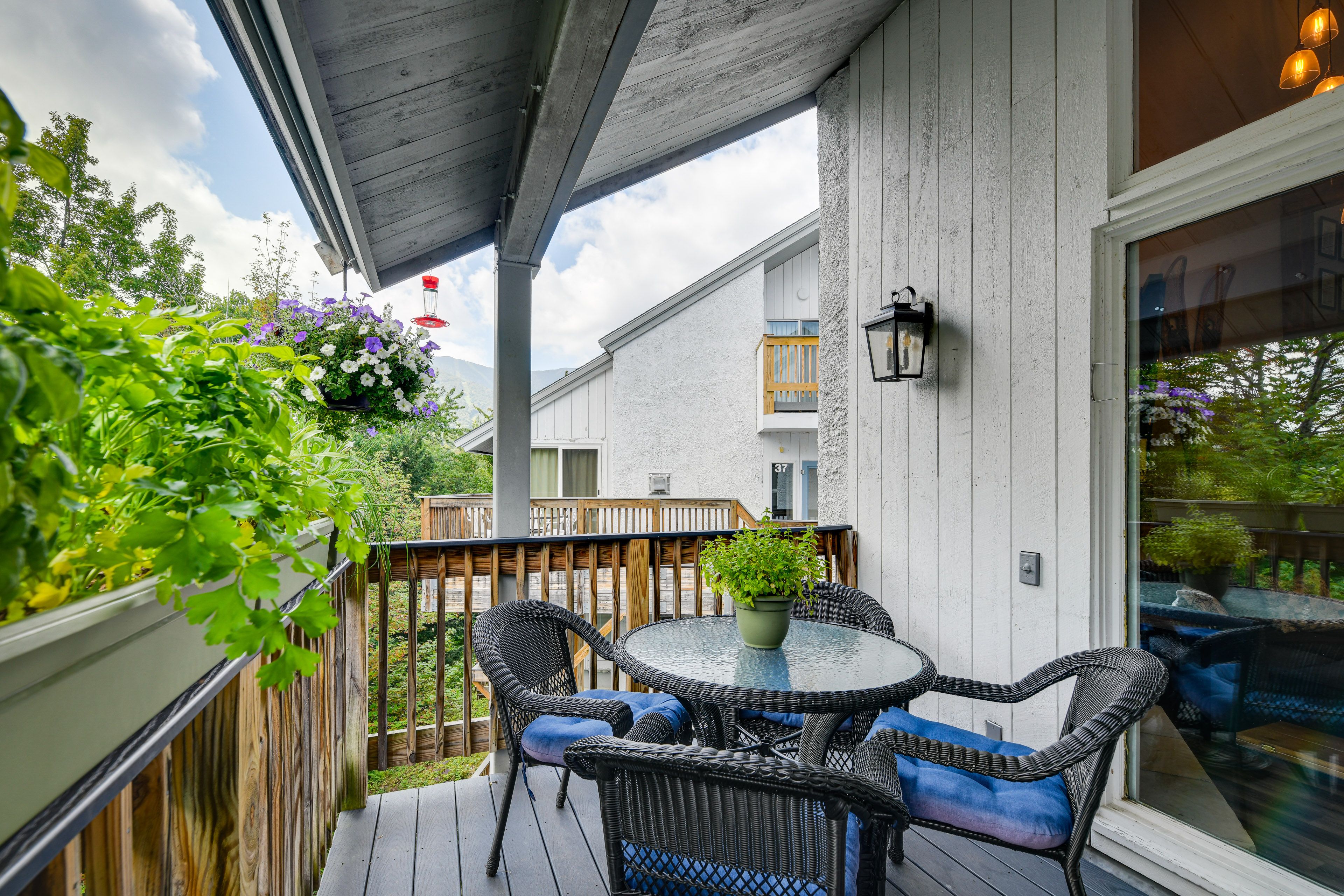 Private Deck