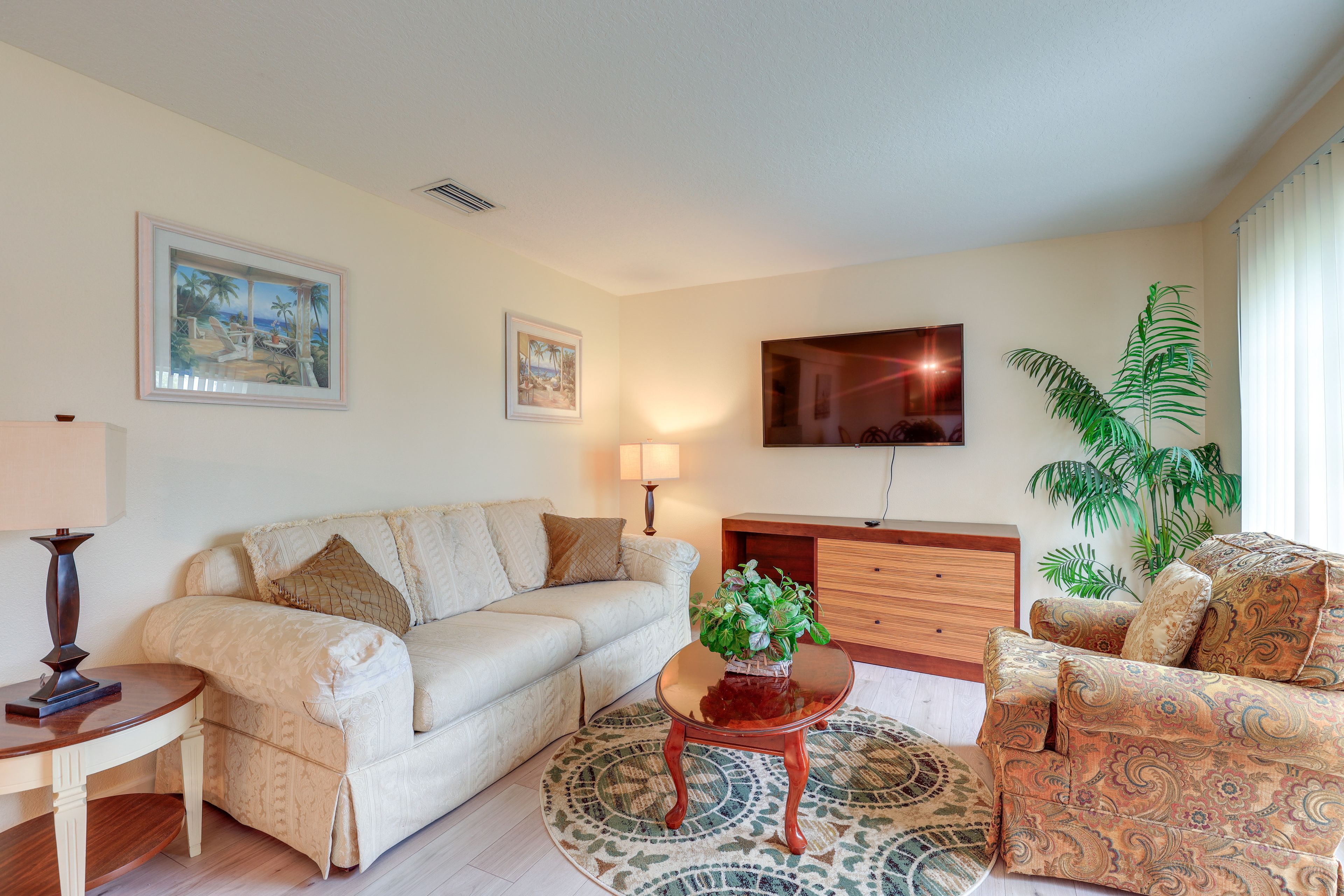 Port St. Lucie Vacation Rental | 4BR | 2BA | 2,000 Sq Ft | 1 Small Step Required