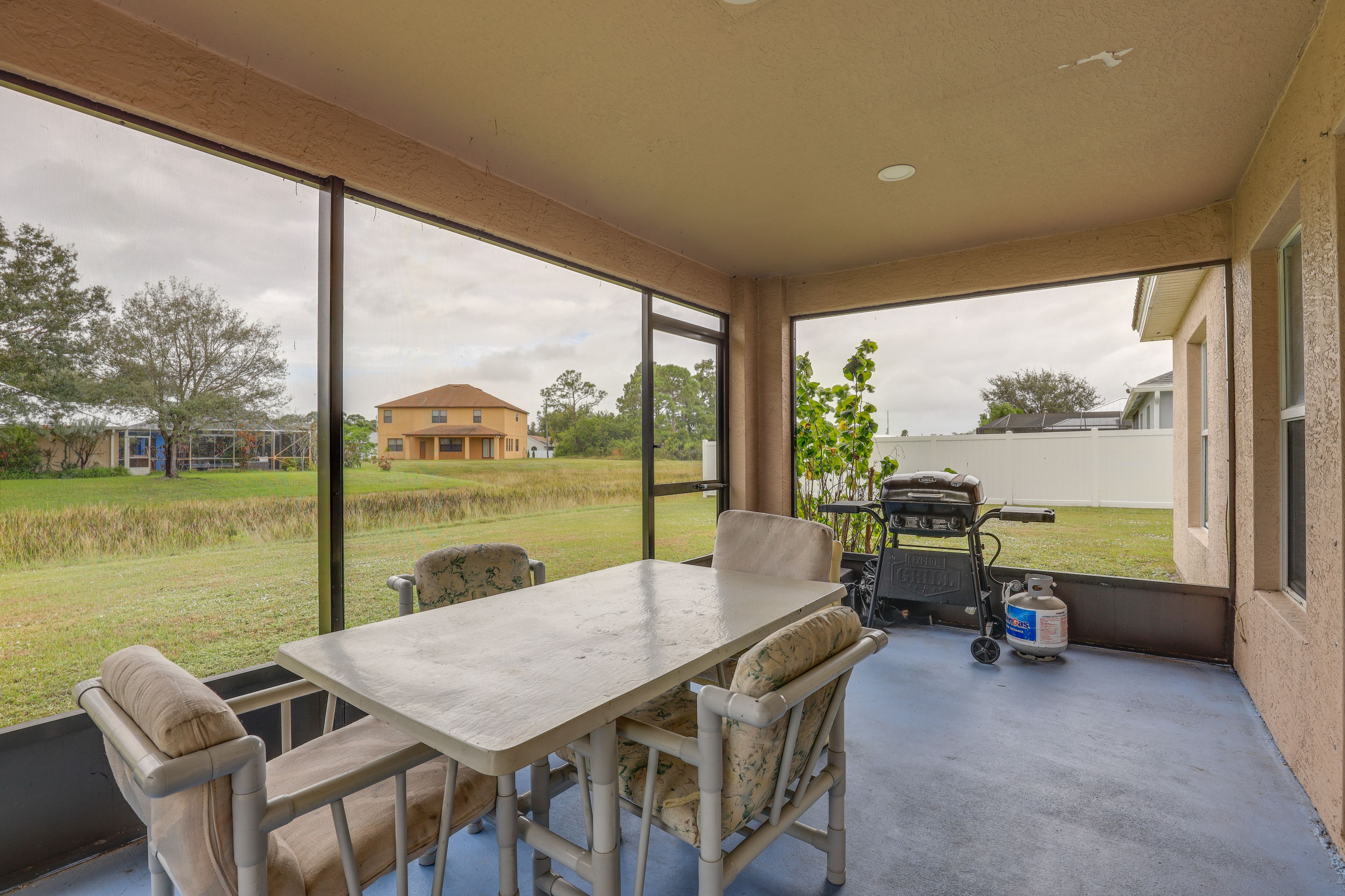 Screened-In Porch | Gas Grill | Pet Friendly w/ Fee