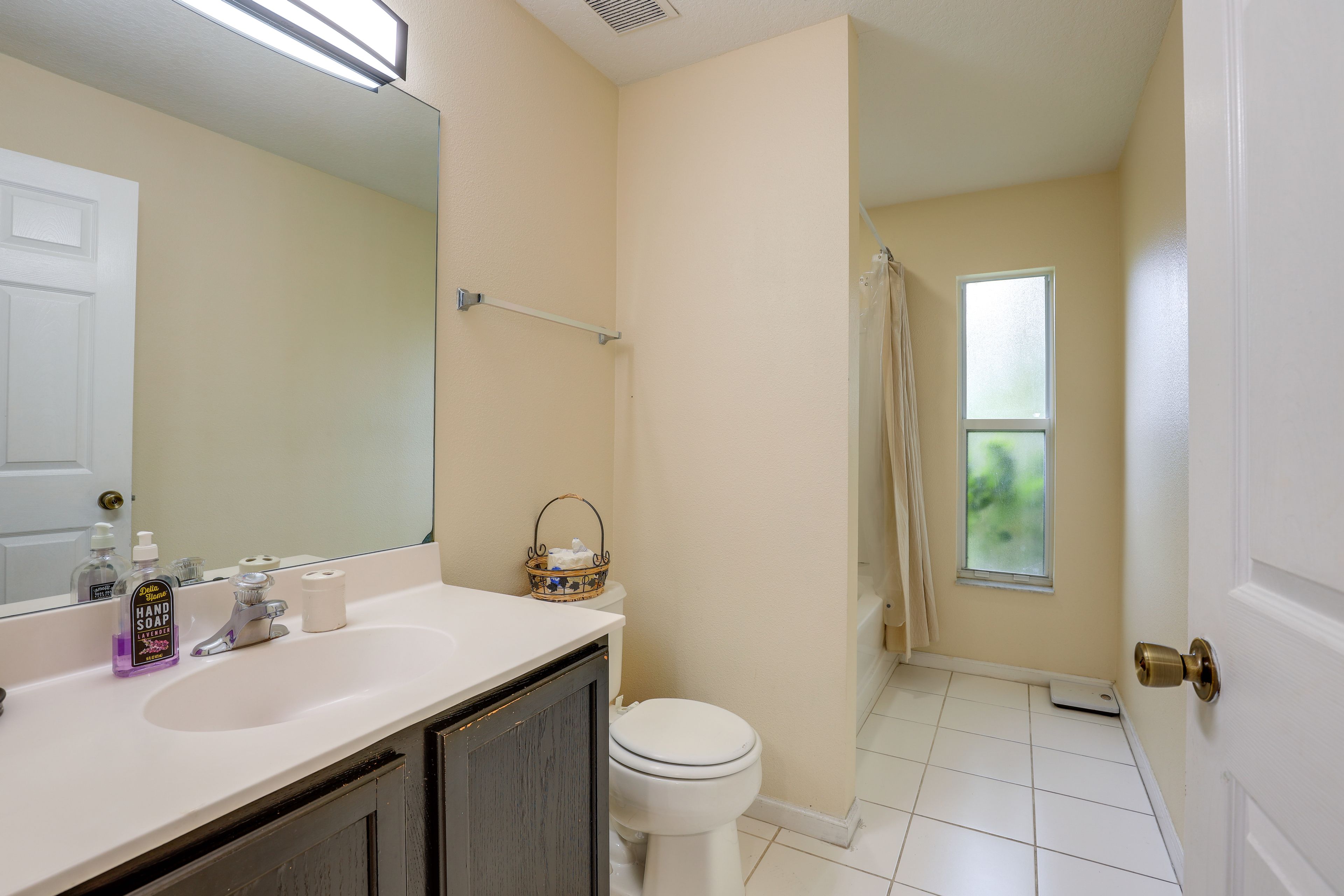 Full Bathroom