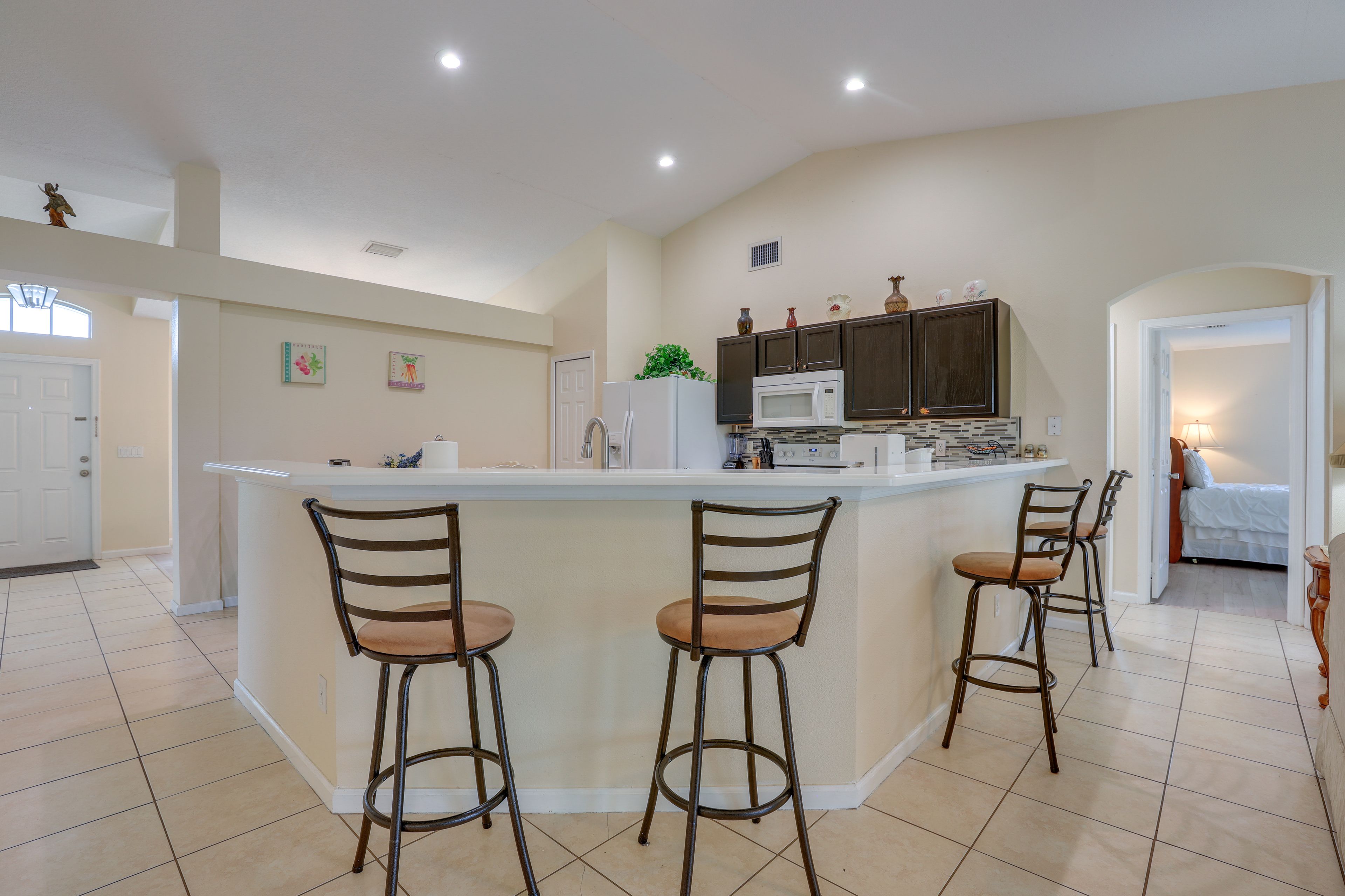 Kitchen | Cooking Basics | Coffee Maker | Paper Towels/Trash Bags Provided