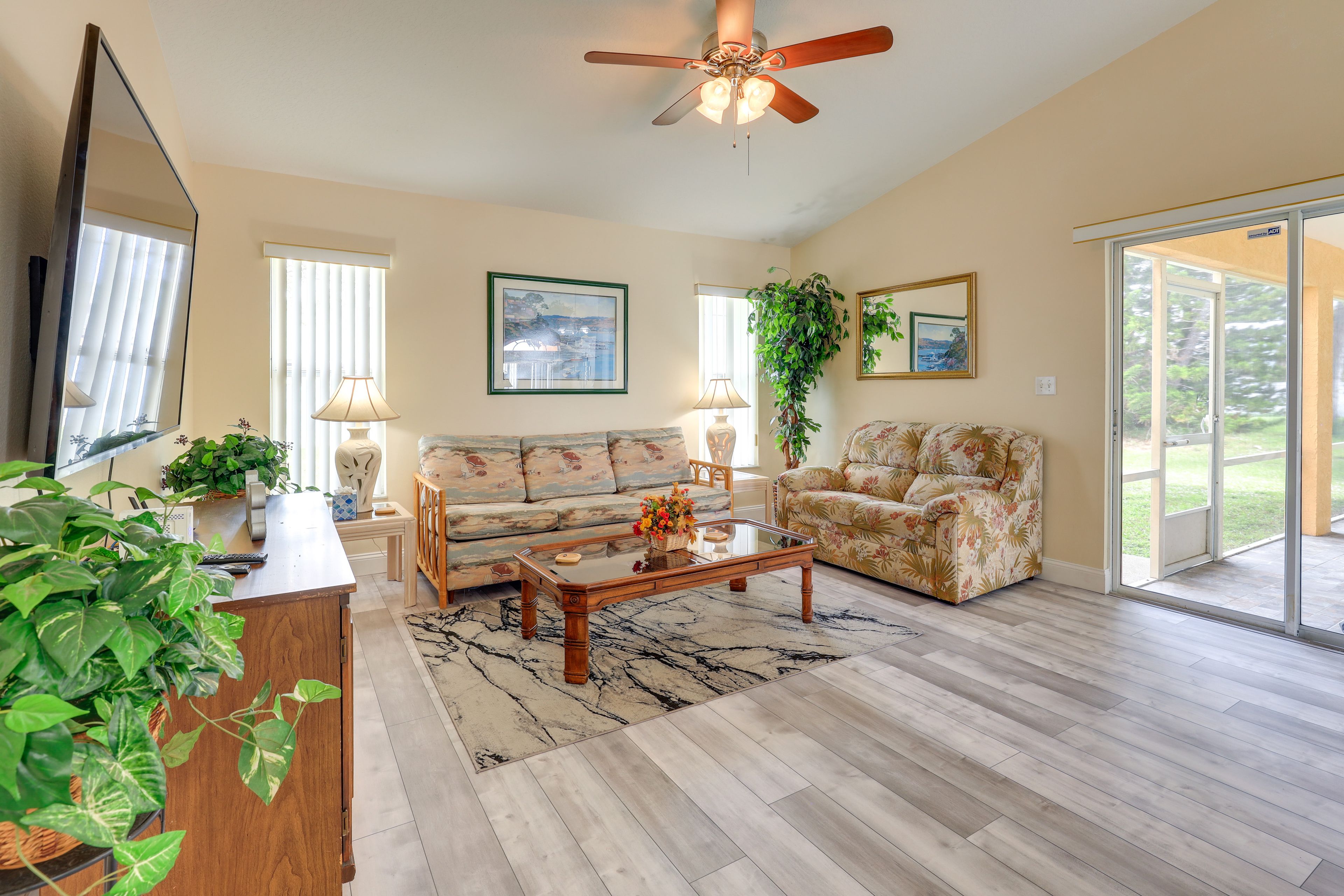 Family Room | Smart TV
