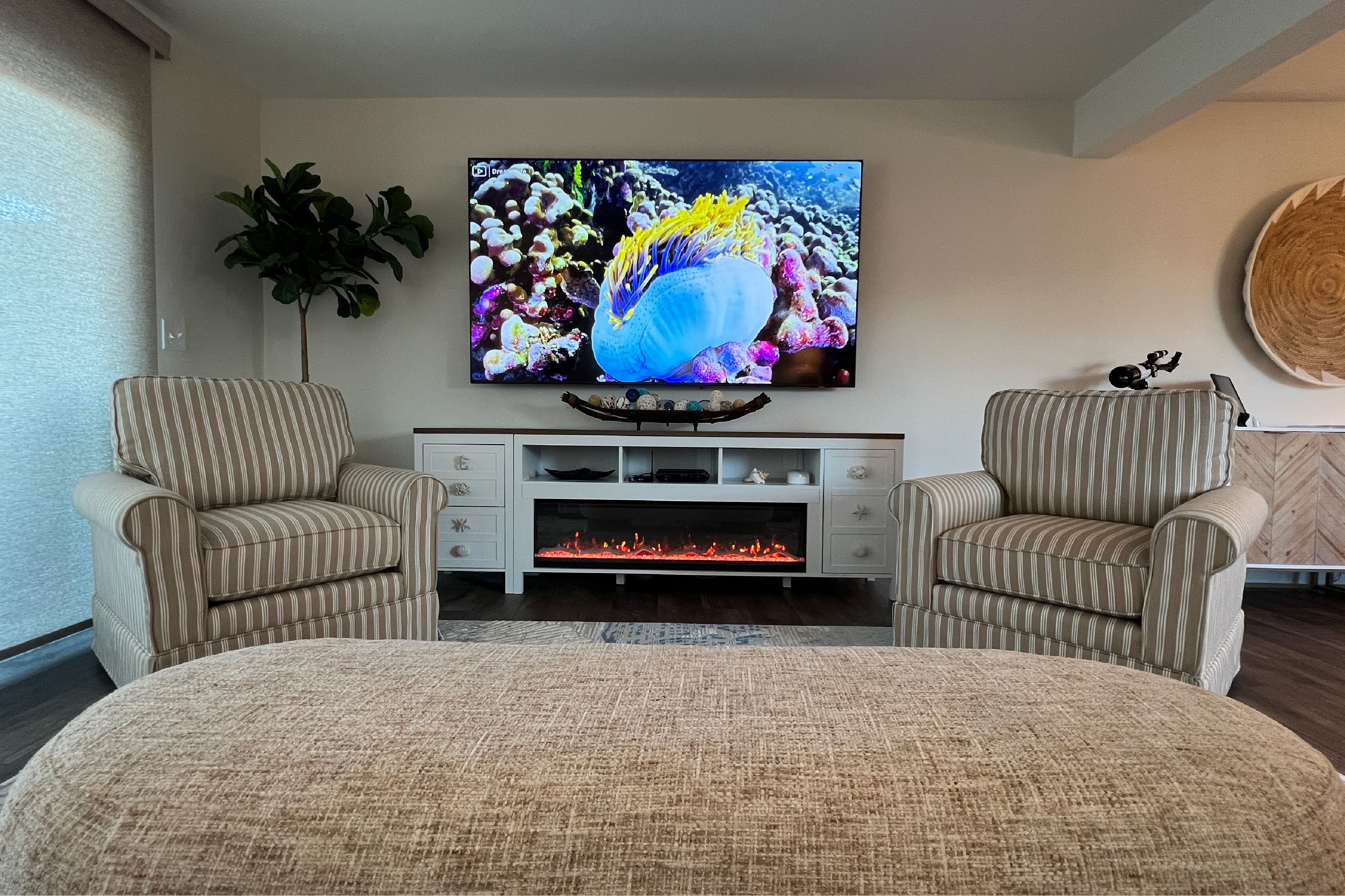 Living Room | Queen Sleeper Sofa | Central Air Conditioning & Heating