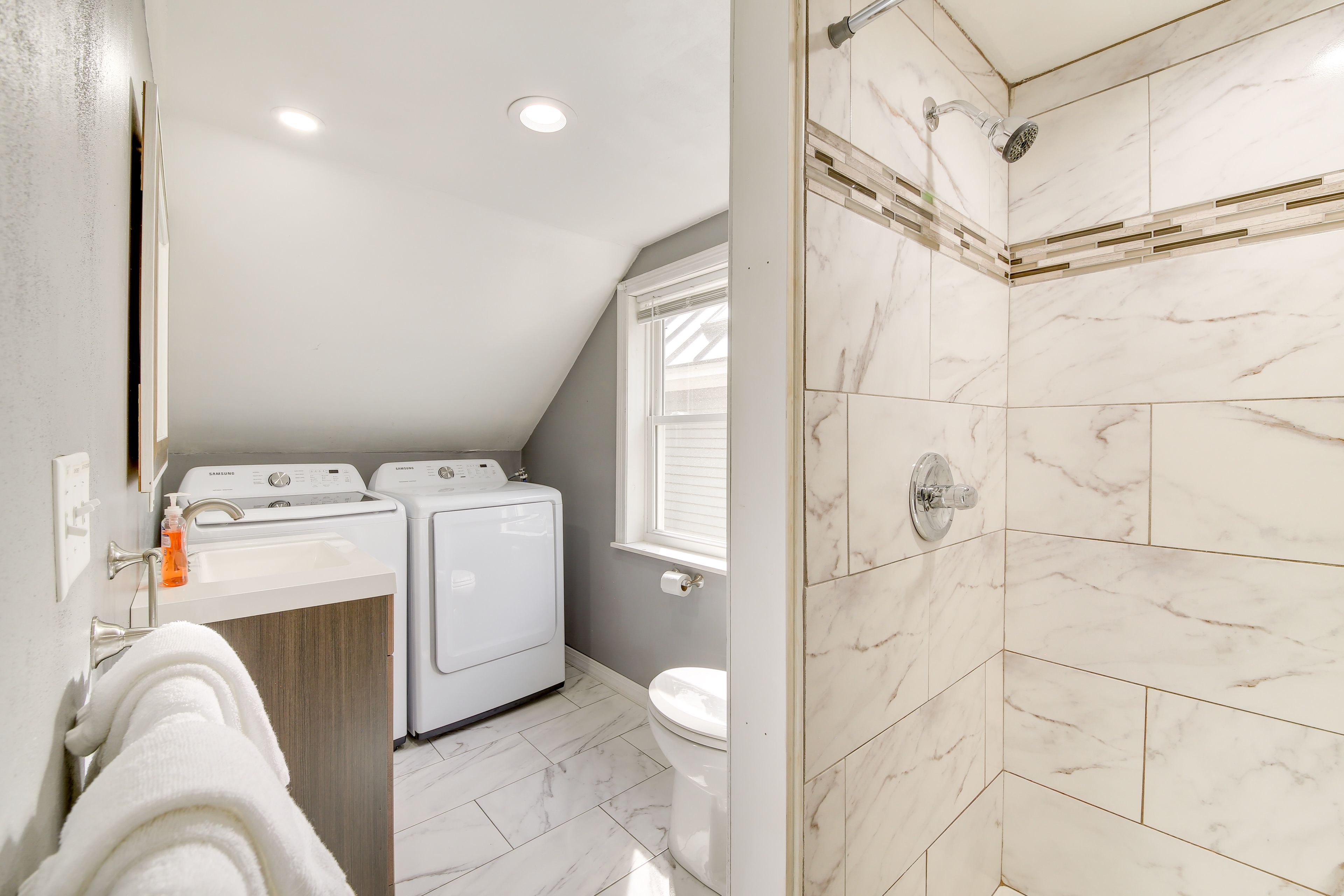 Full Bathroom