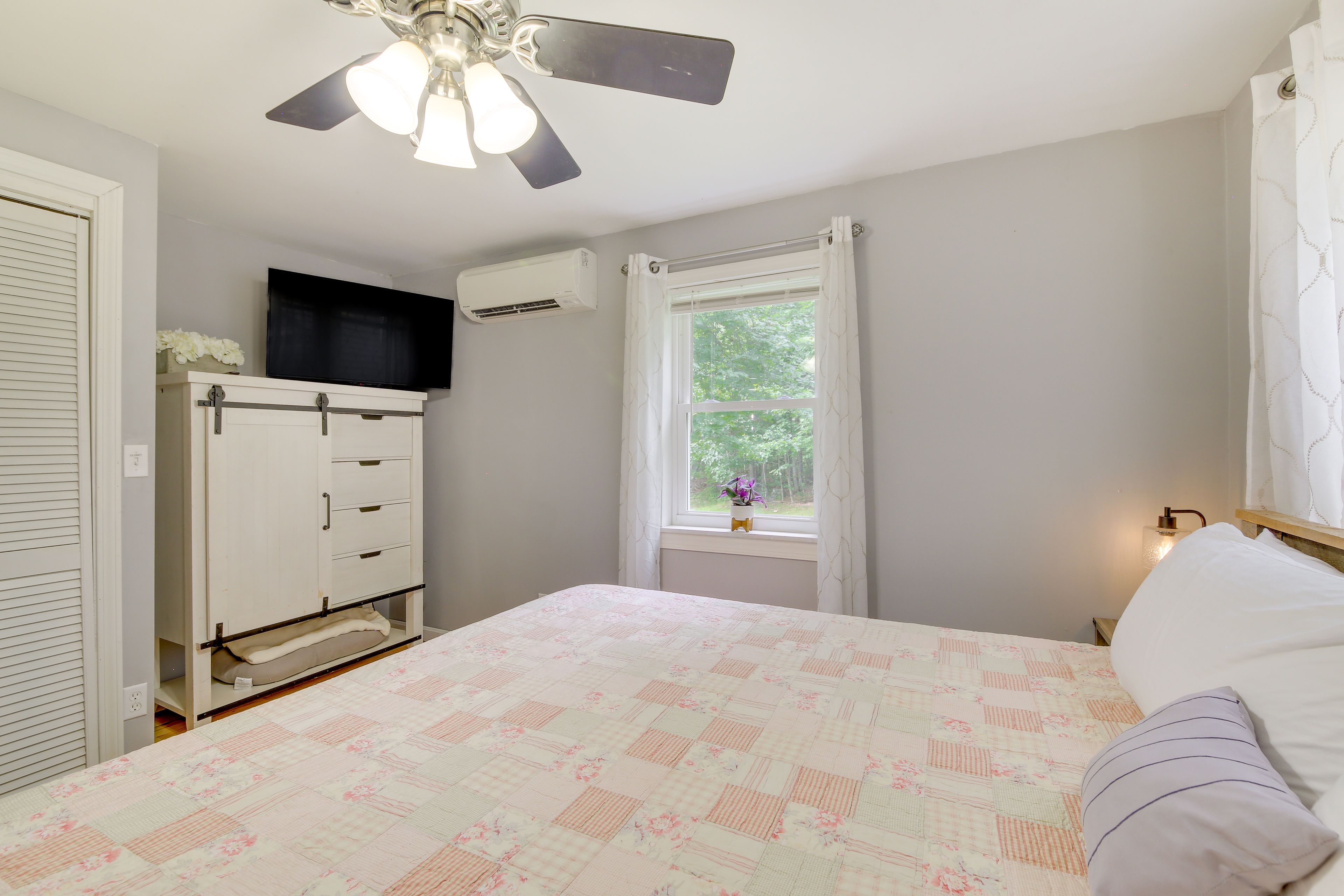 Bedroom 1 | 1st Floor | King Bed