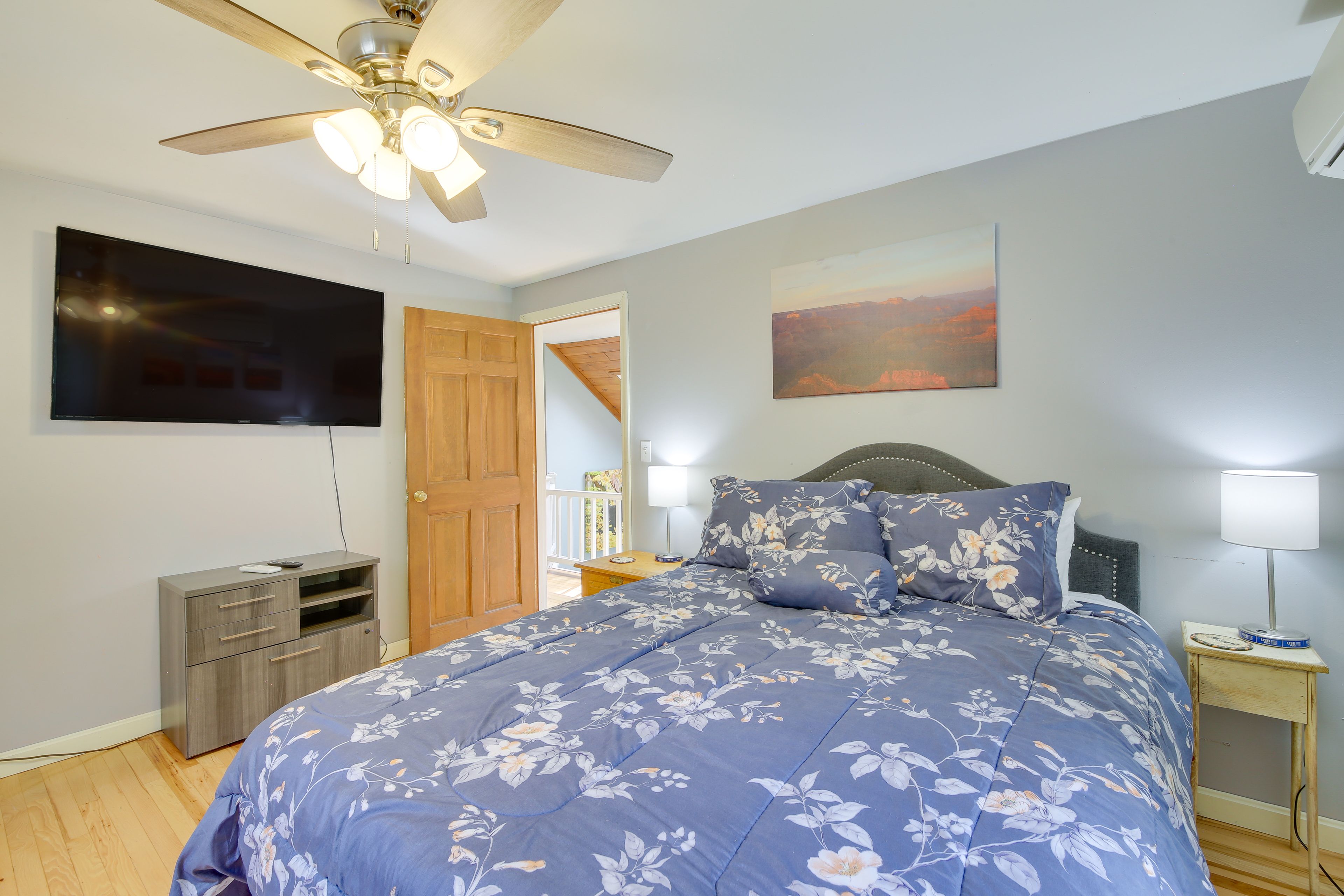 Bedroom 4 | 2nd Floor | Queen Bed