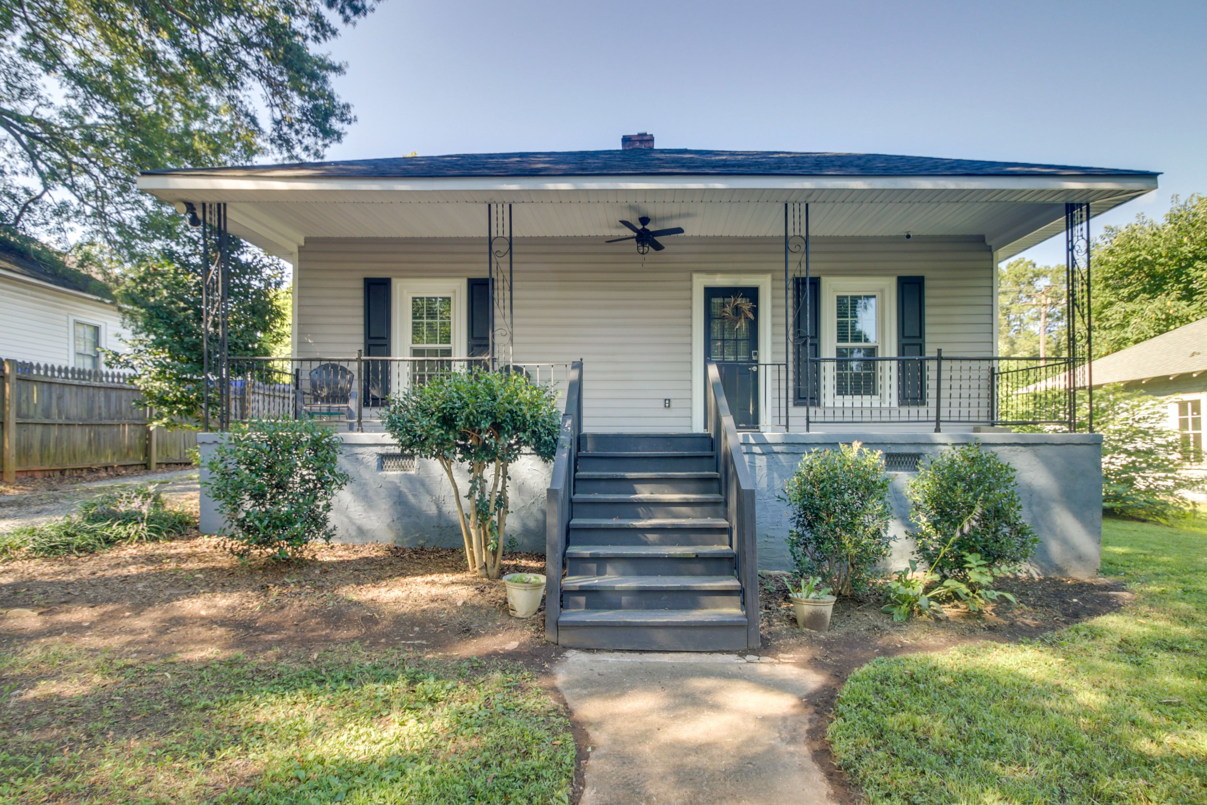 Home Exterior | Outdoor Dining Area | Keyless Entry