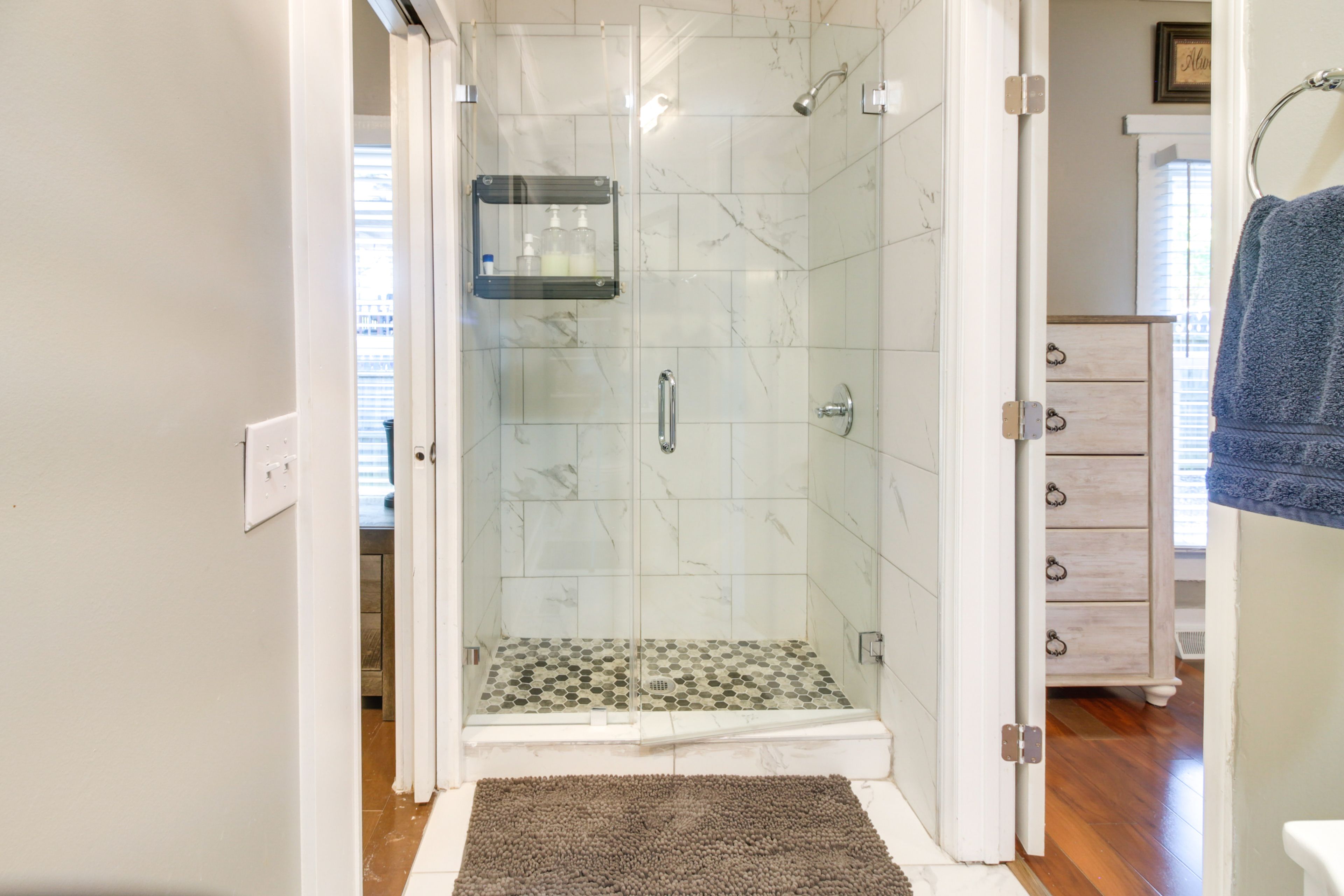 Full Bathroom | Complimentary Toiletries