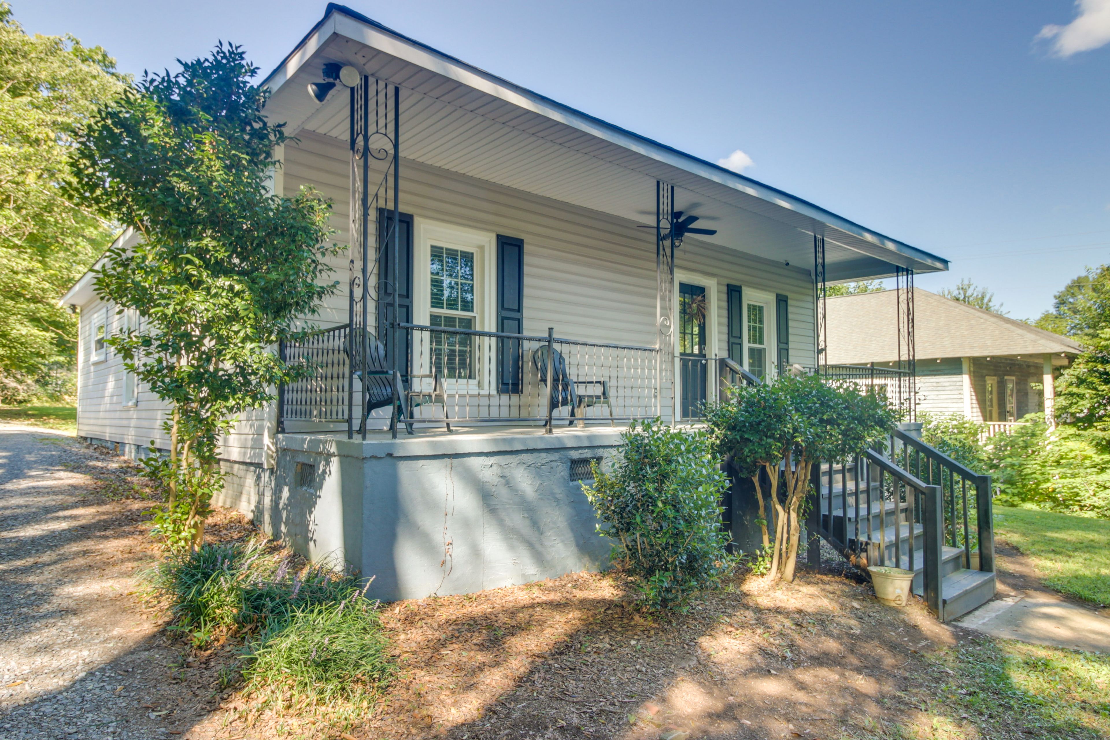 Home Exterior | Parking | Driveway (4 Vehicles)