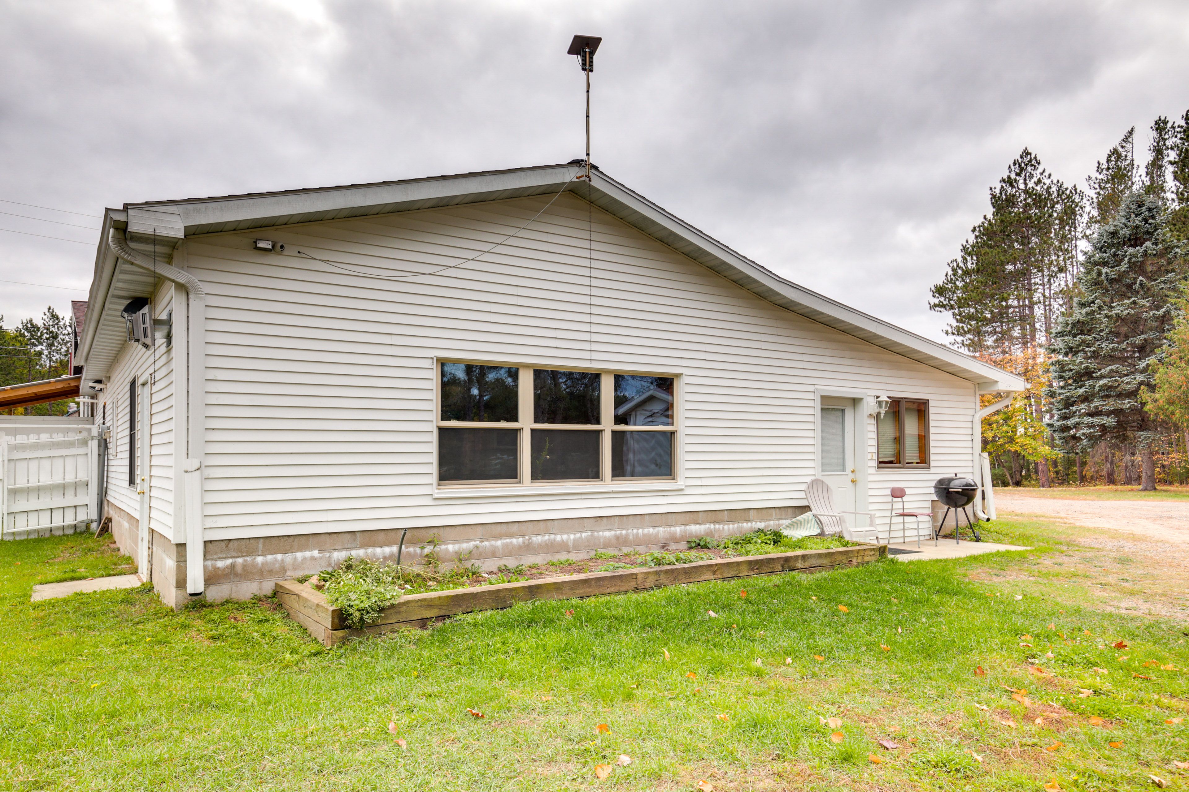 Home Exterior | Parking | On-Site Parking (6 Vehicles) | RVs/Trailers Allowed