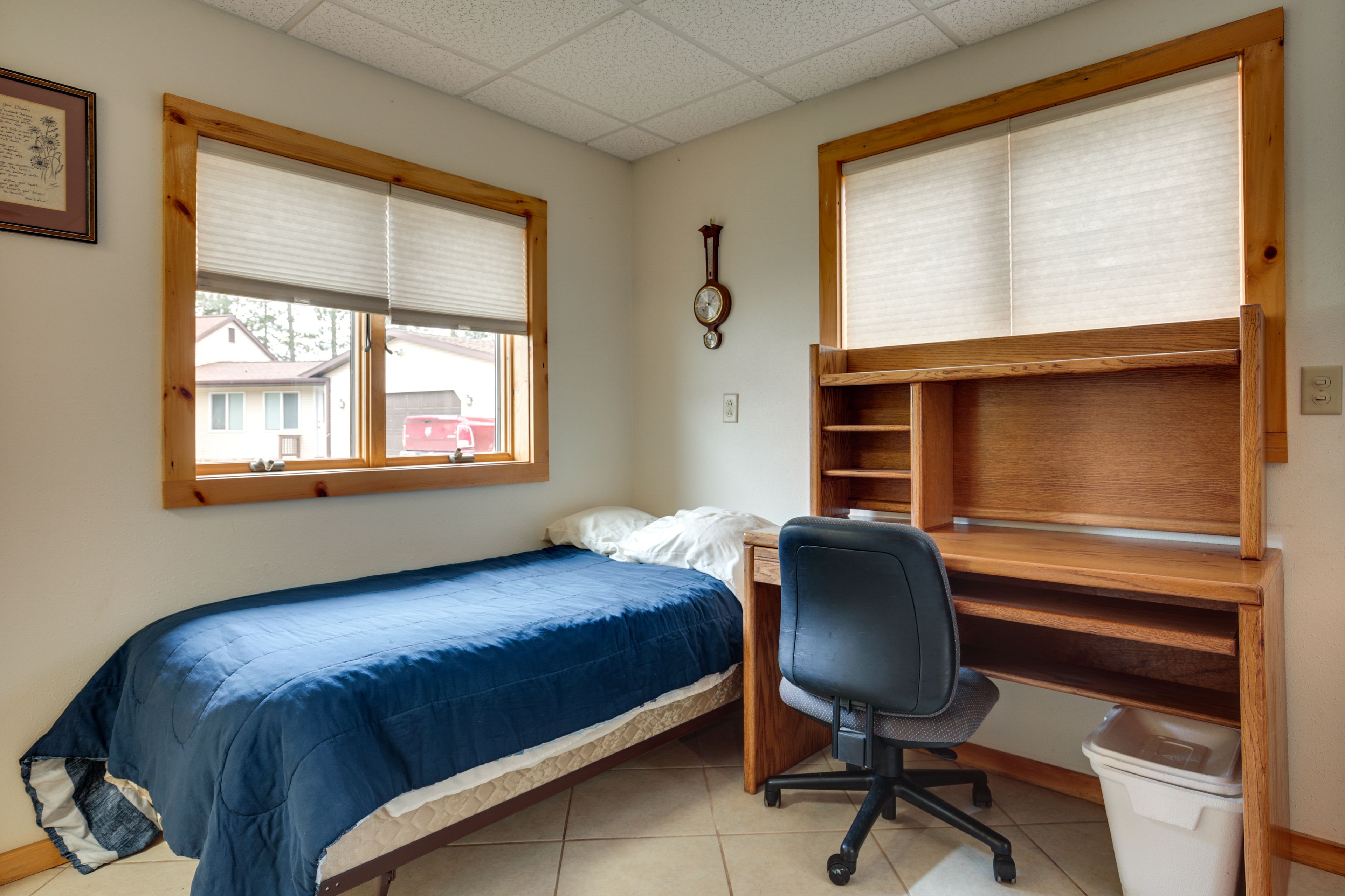 Sleeping Nook | Twin Bed | Dedicated Workspace