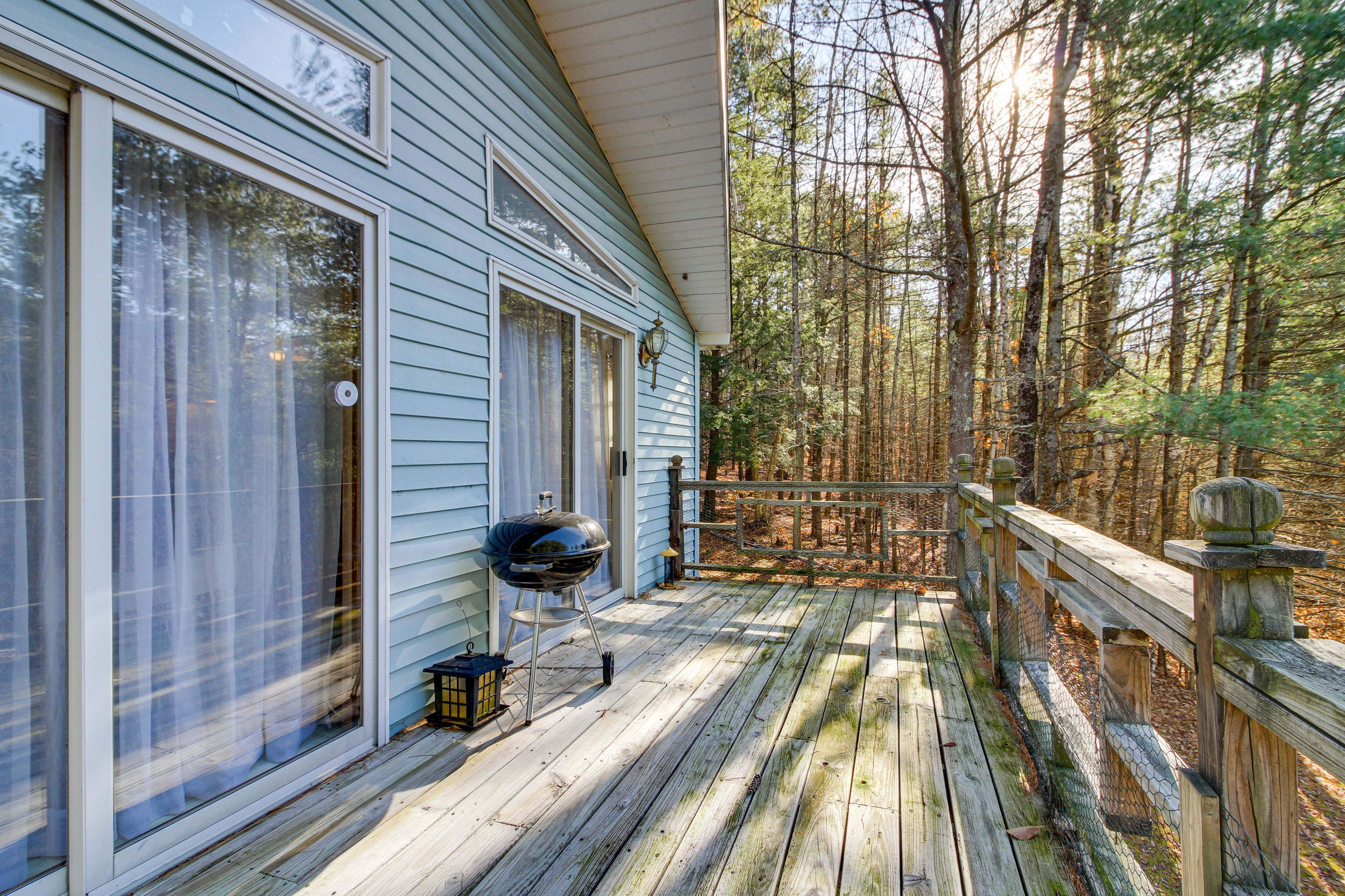 Elevated Deck | Charcoal Grill